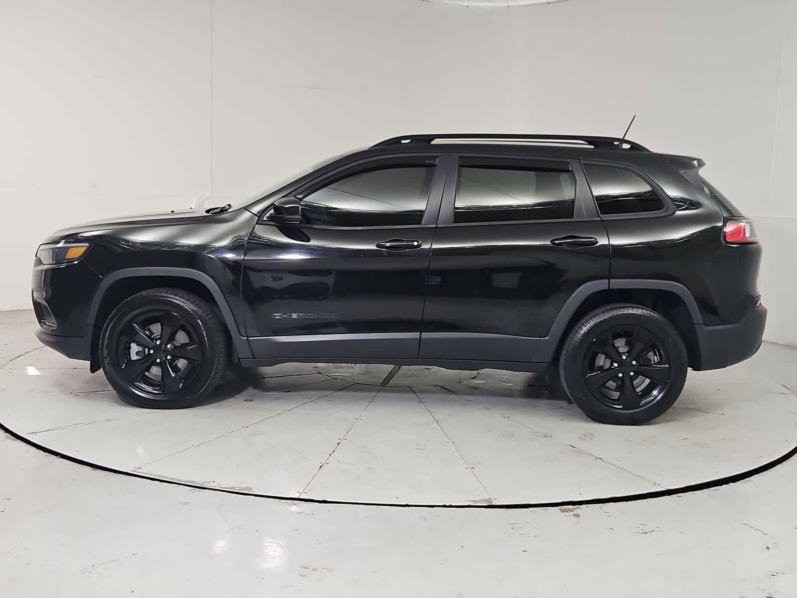 Thumbnail: 2019 Jeep Cherokee - 3