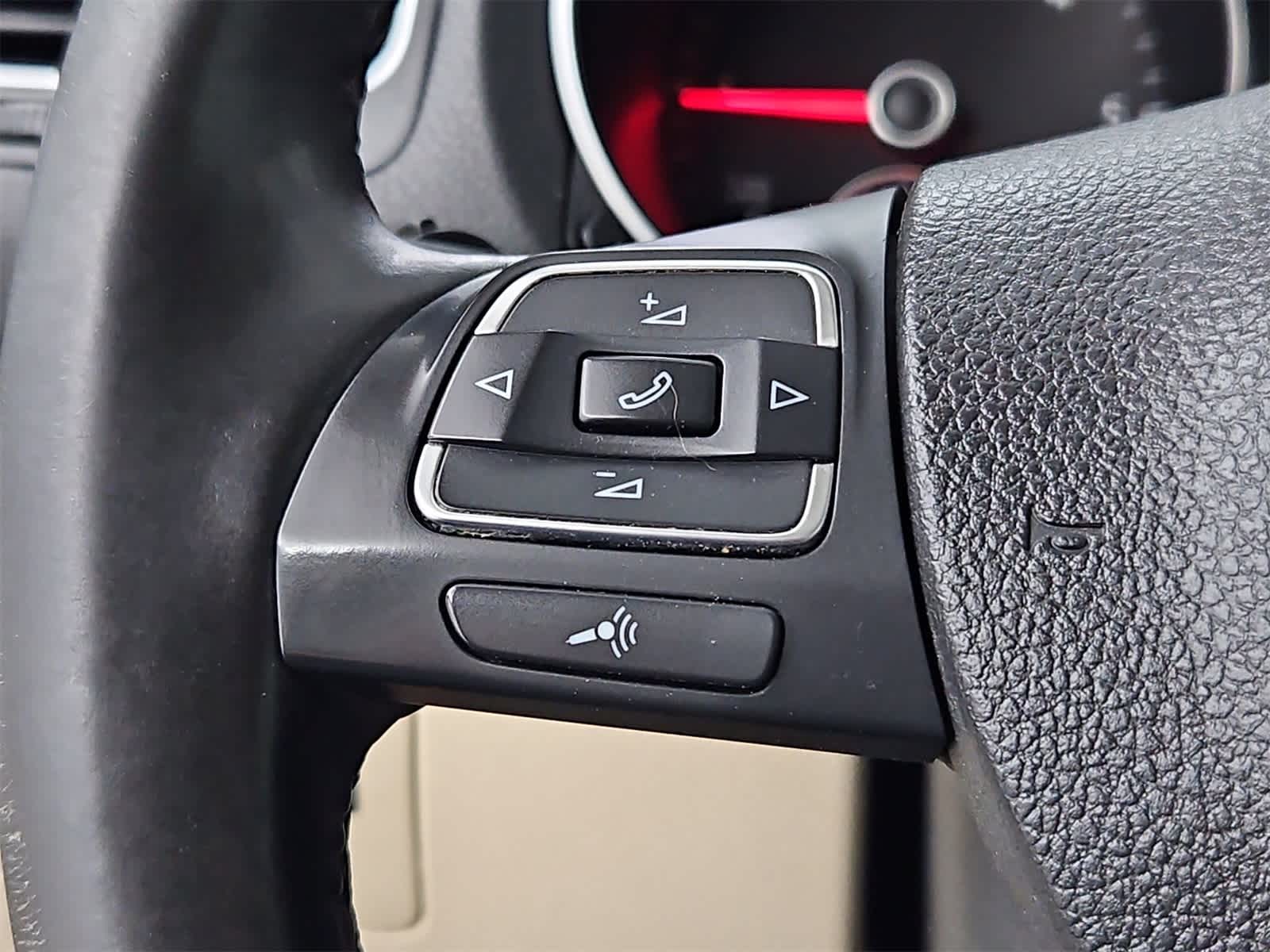 Thumbnail: 2011 Volkswagen Jetta - 24