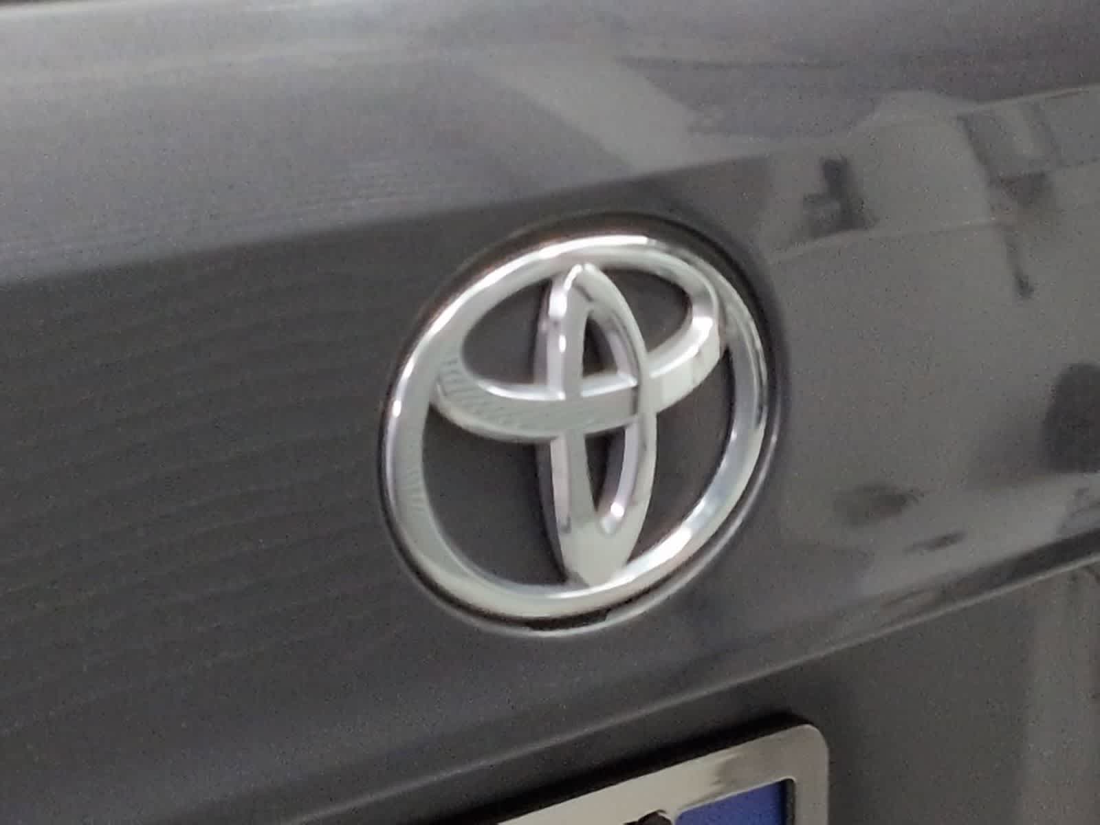 Thumbnail: 2023 Toyota Highlander - 10