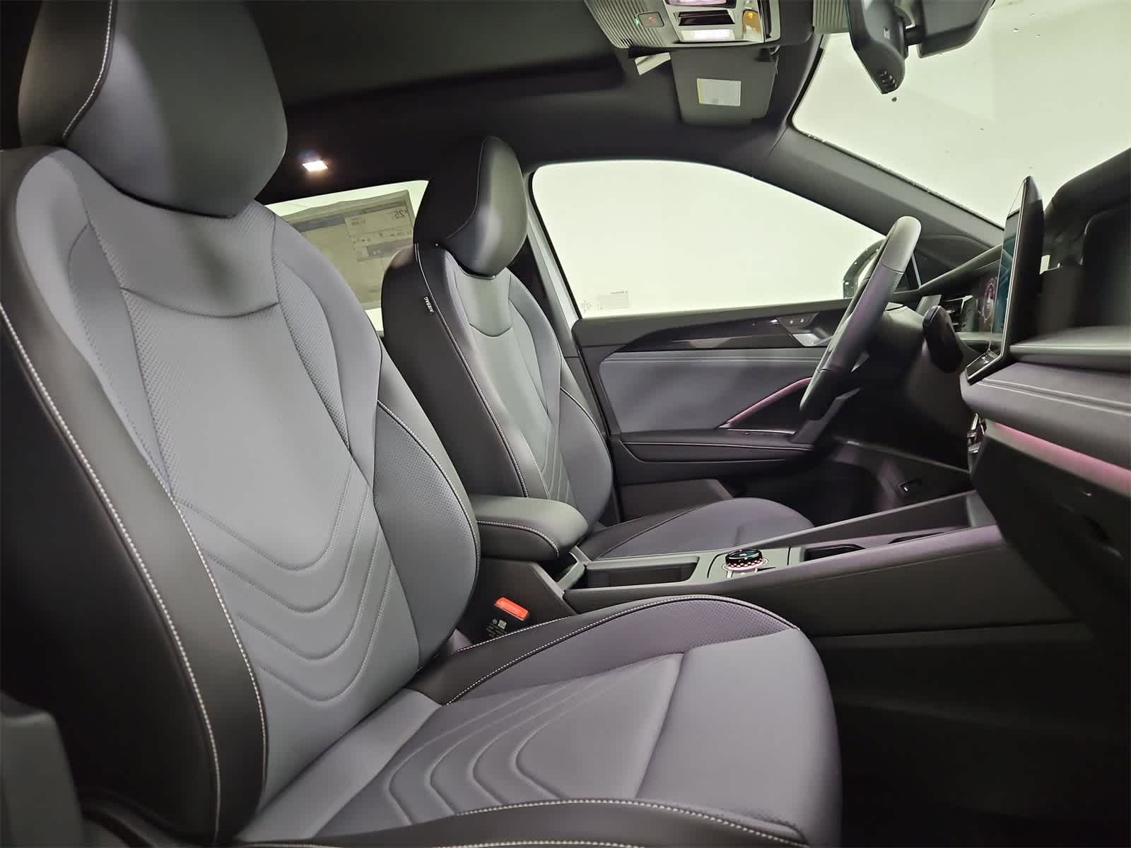 Thumbnail: 2025 Volkswagen Tiguan - 23