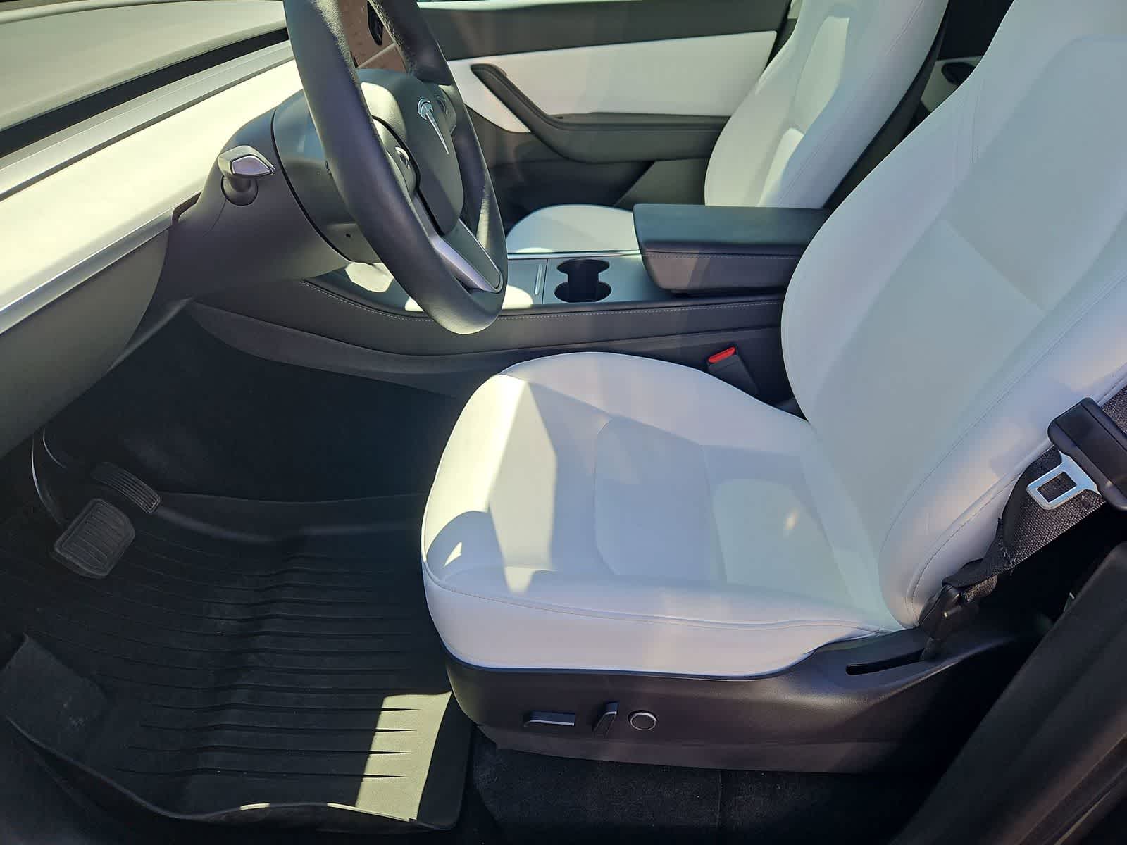 Thumbnail: 2022 Tesla Model Y - 16
