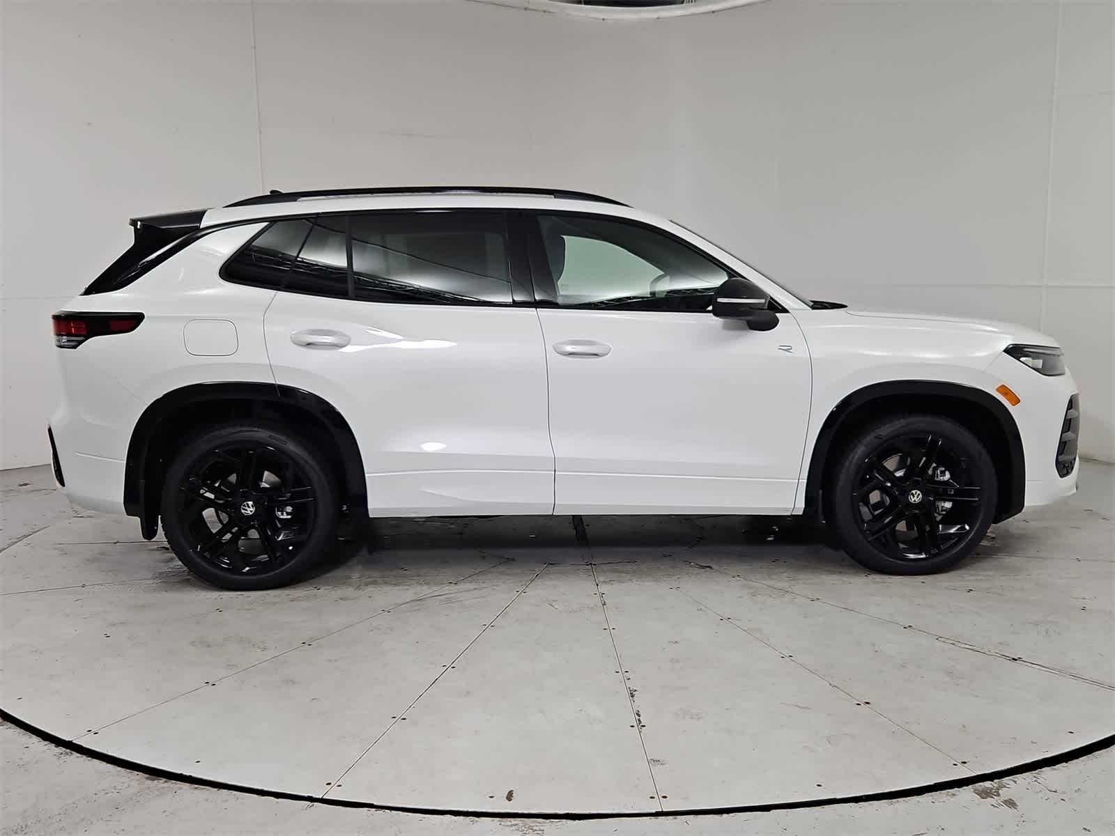 Thumbnail: 2025 Volkswagen Tiguan - 7