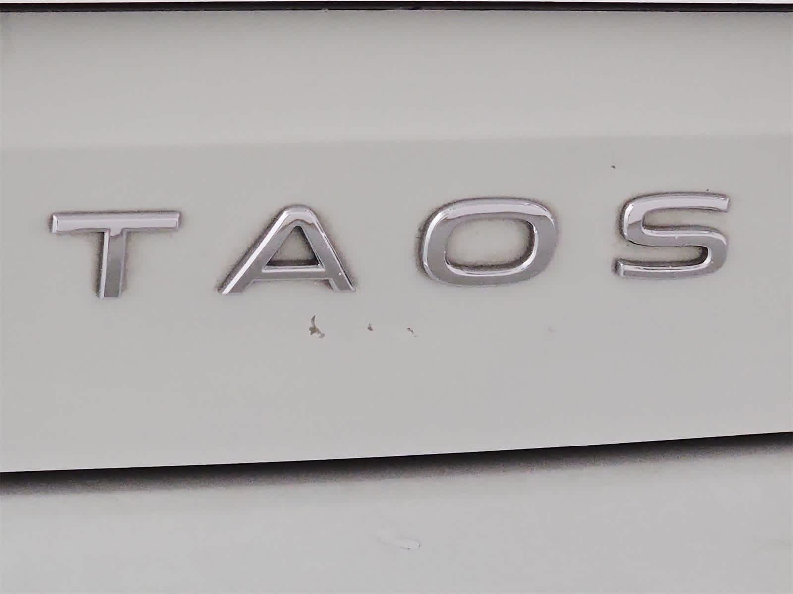 Thumbnail: 2022 Volkswagen Taos - 12