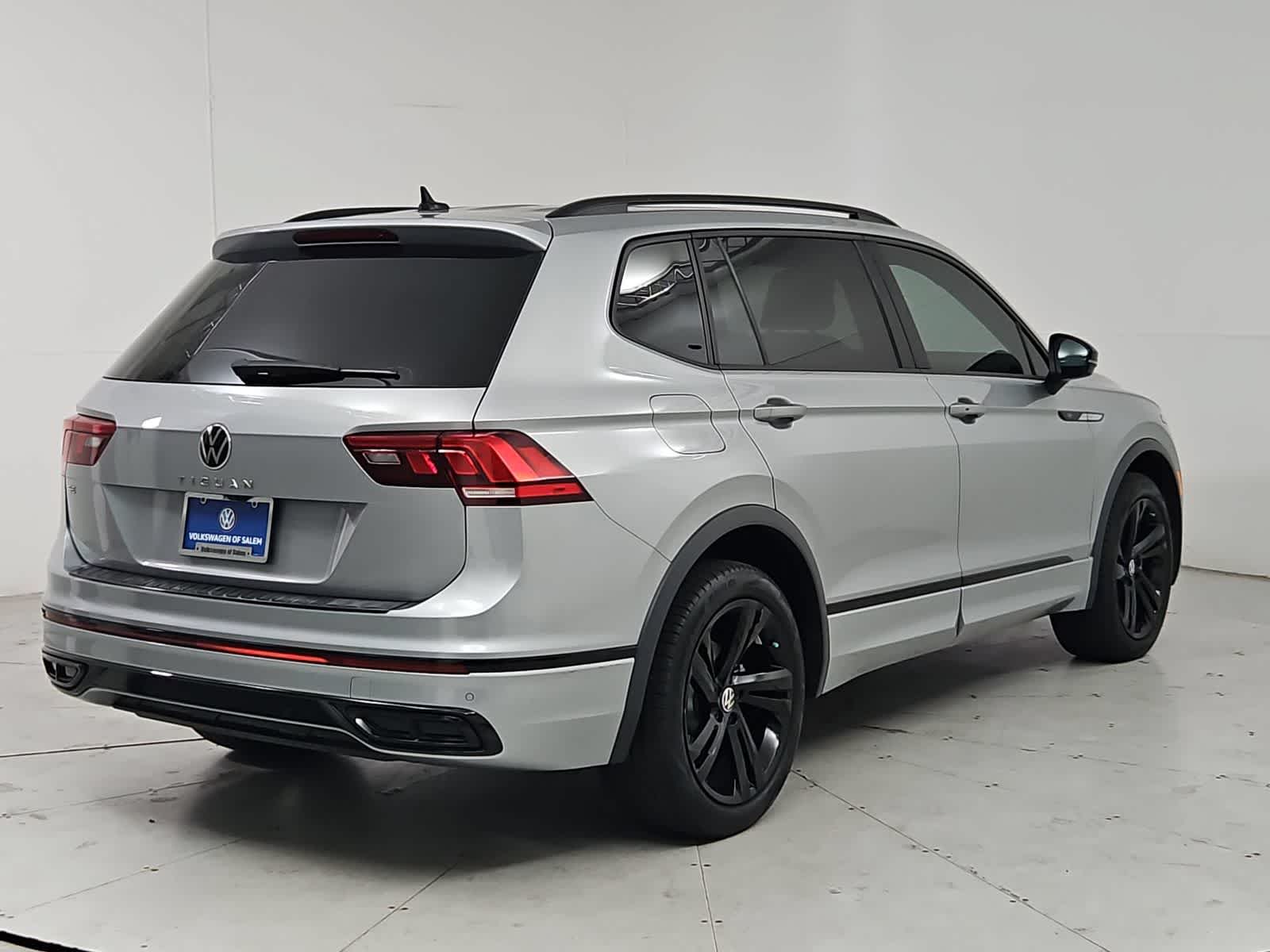 Thumbnail: 2023 Volkswagen Tiguan - 5