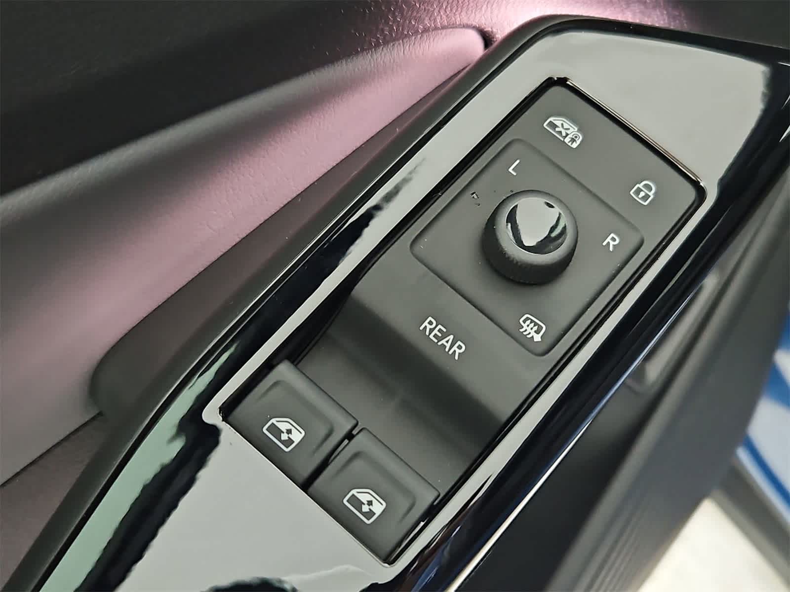 Thumbnail: 2025 Volkswagen ID.4 - 17