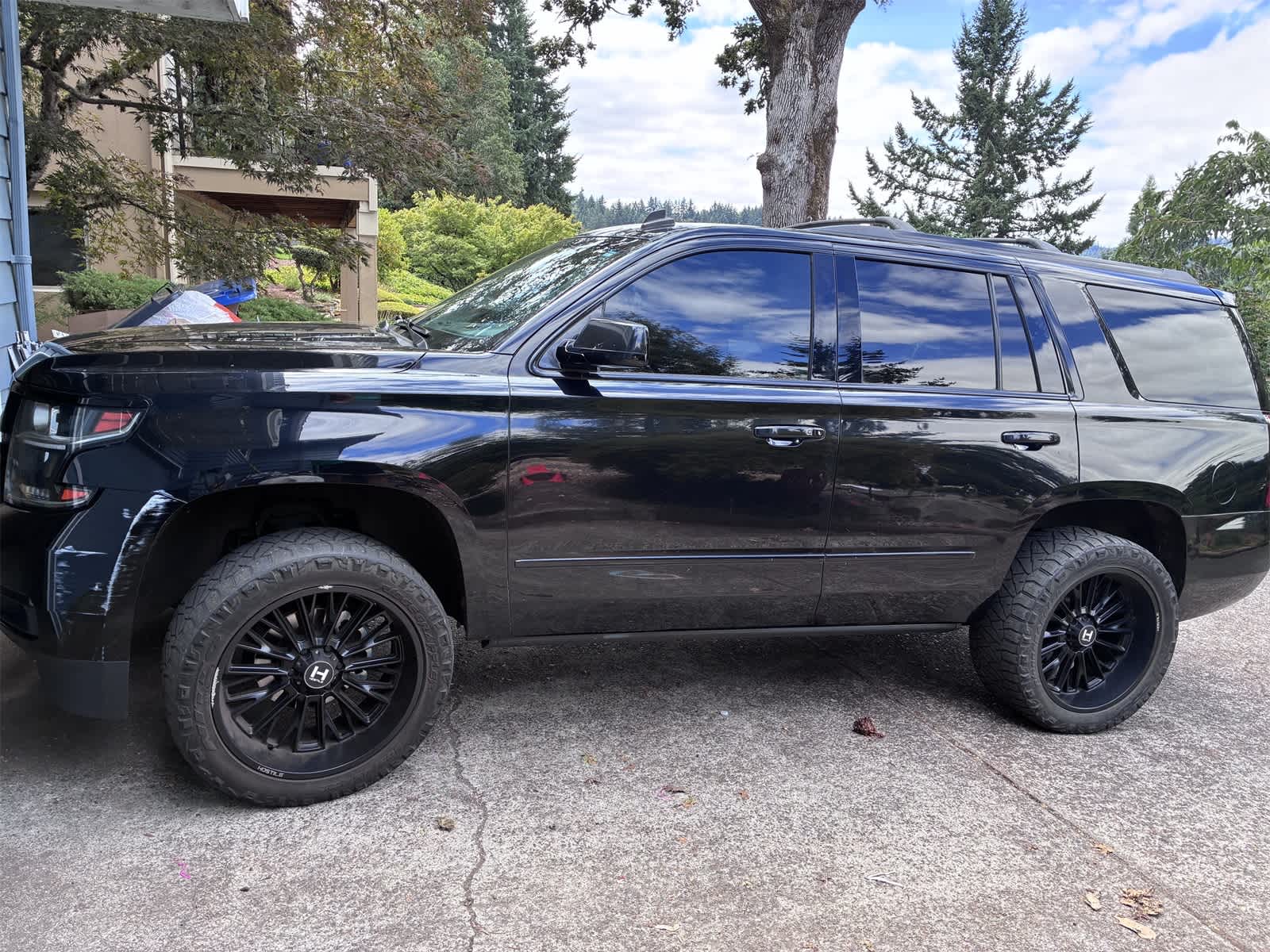 Thumbnail: 2015 Chevrolet Tahoe - 8