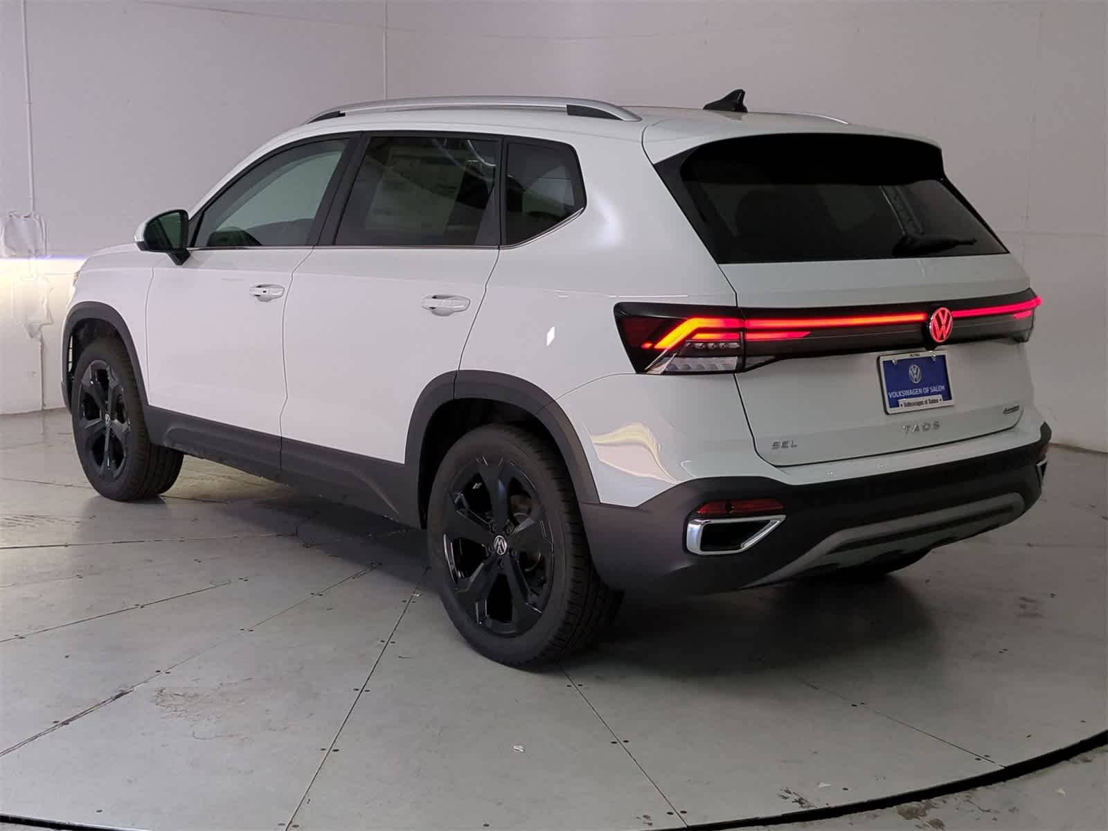 Thumbnail: 2025 Volkswagen Taos - 4