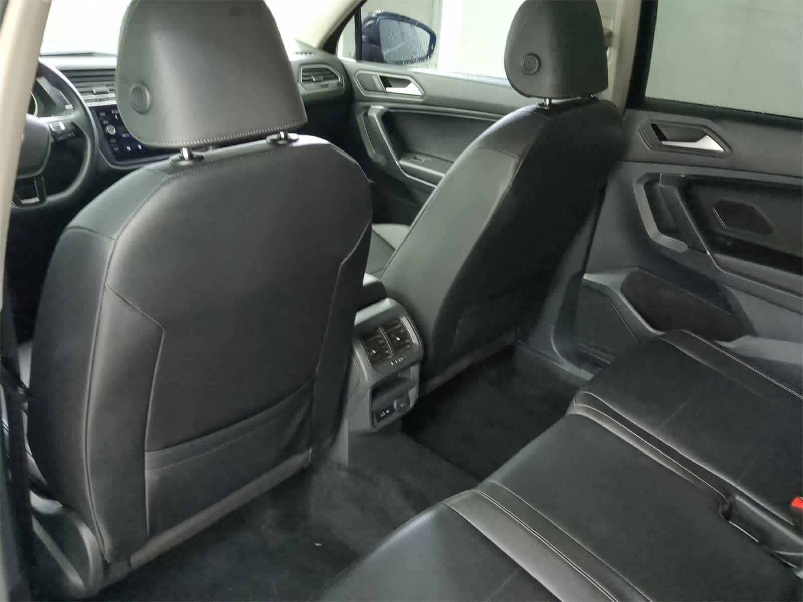 Thumbnail: 2020 Volkswagen Tiguan - 17