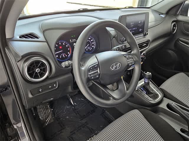 Used 2022 Hyundai Kona SE with VIN KM8K22AB5NU813375 for sale in Salem, OR