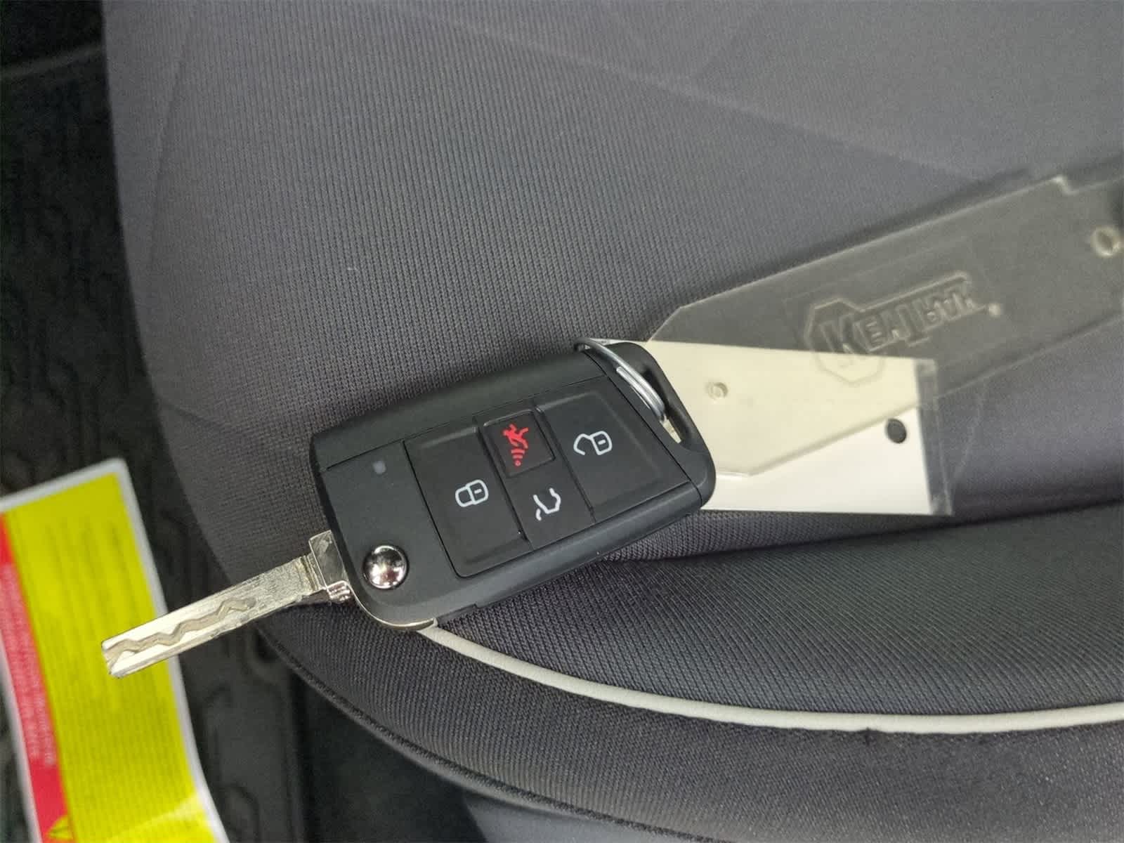 Thumbnail: 2025 Volkswagen Jetta - 35