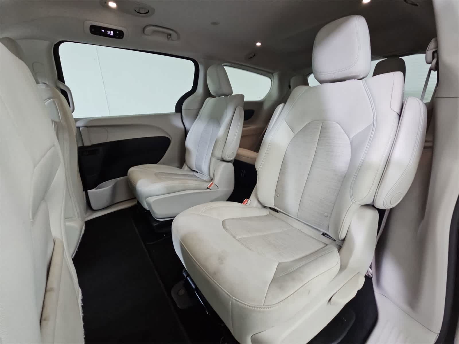 Thumbnail: 2018 Chrysler Pacifica - 19