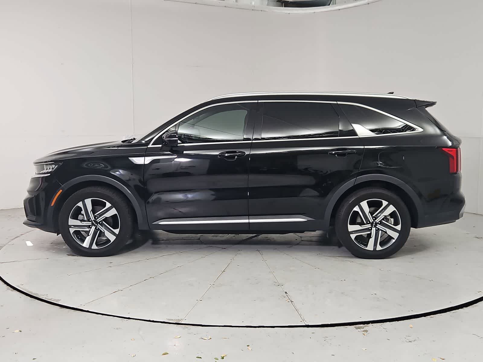 Thumbnail: 2022 Kia Sorento - 3