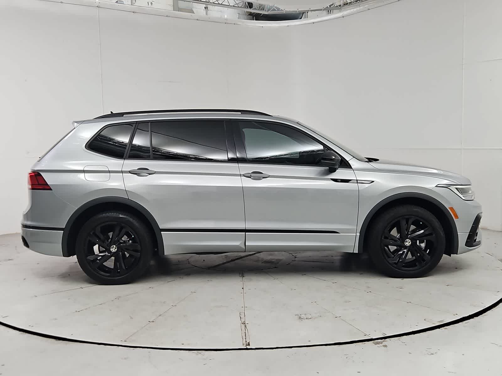 Thumbnail: 2023 Volkswagen Tiguan - 6