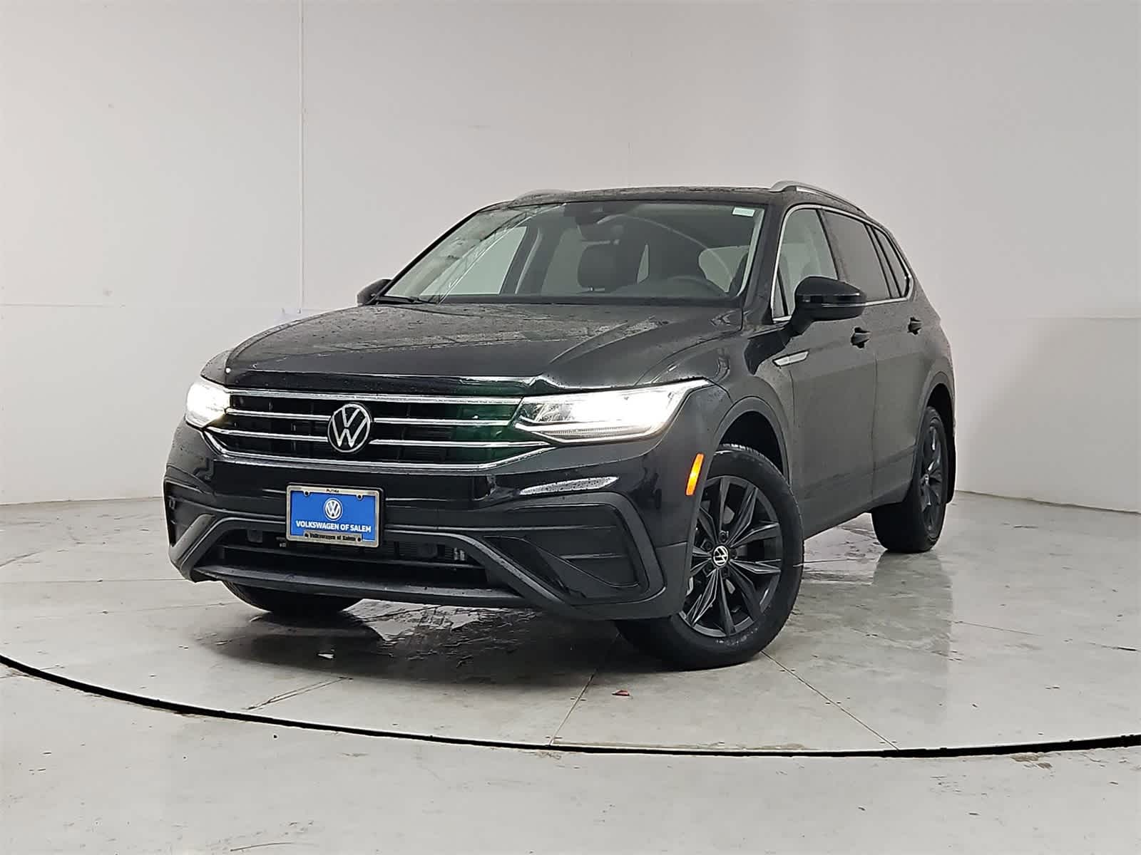 Thumbnail: 2024 Volkswagen Tiguan - 1