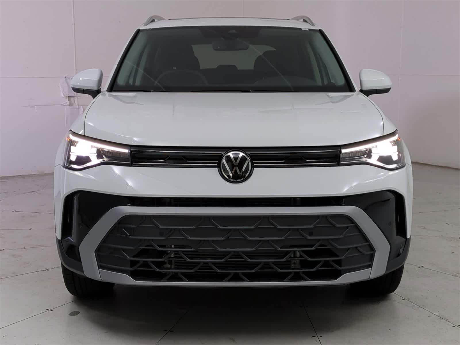 Thumbnail: 2025 Volkswagen Taos - 9