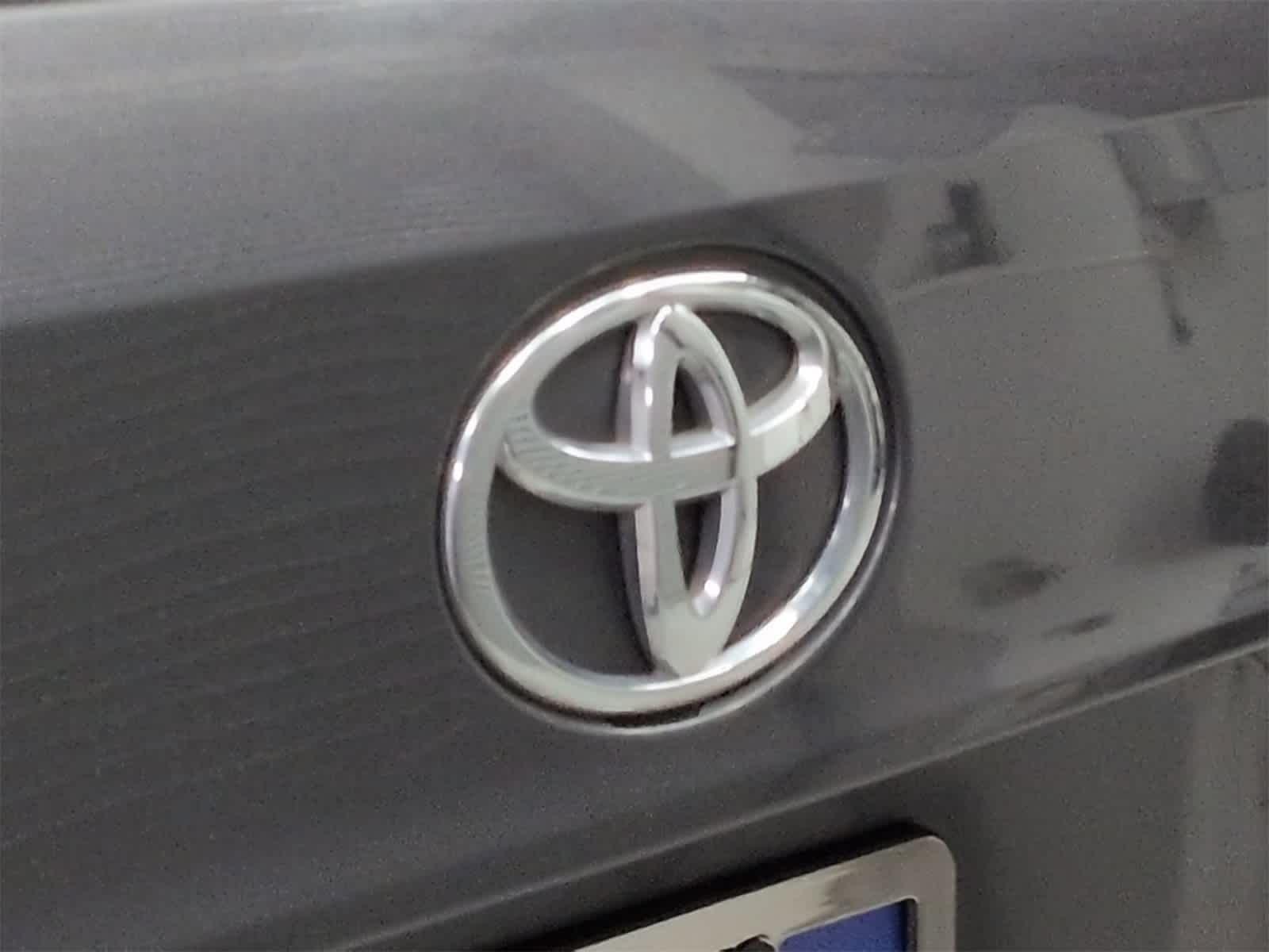 Thumbnail: 2023 Toyota Highlander - 10