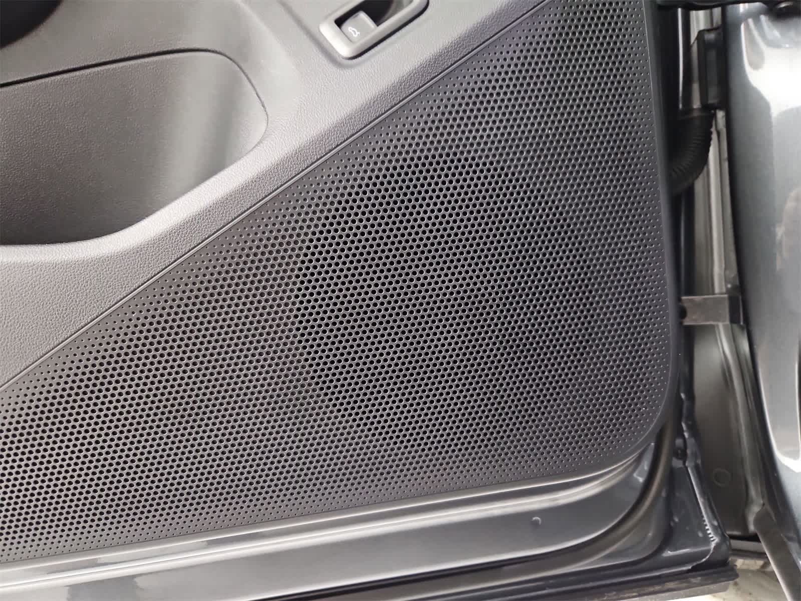 Thumbnail: 2025 Volkswagen Tiguan - 30