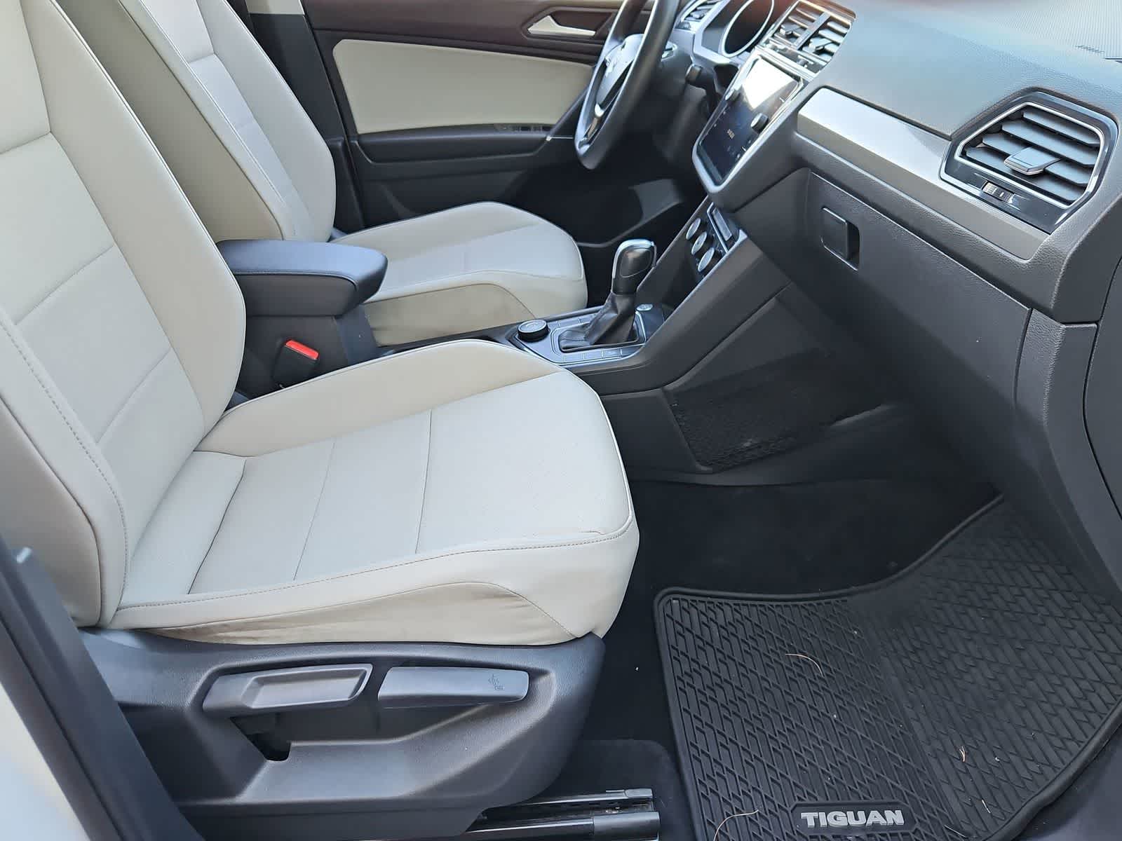 Thumbnail: 2020 Volkswagen Tiguan - 23