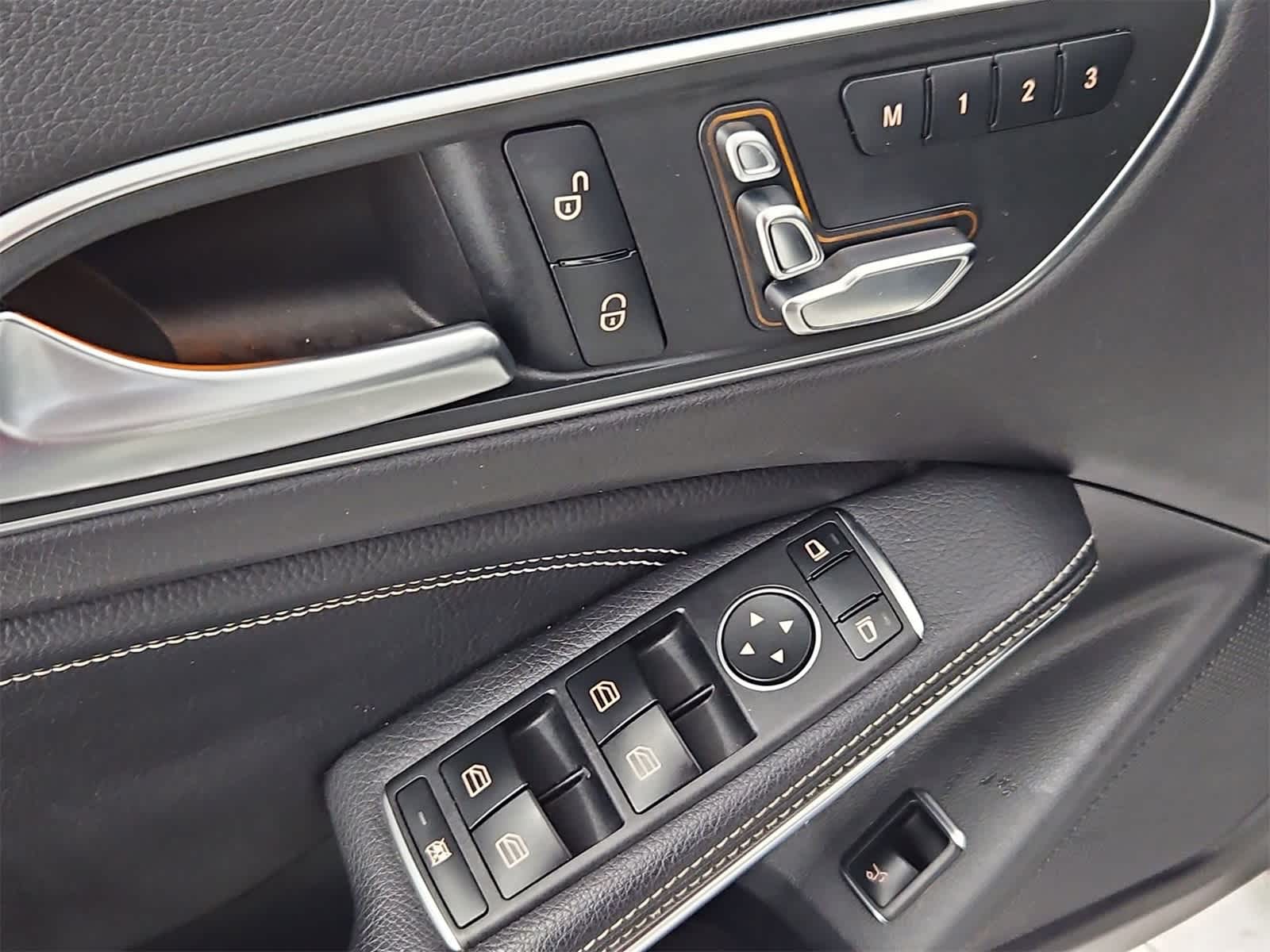 Thumbnail: 2018 Mercedes-Benz GLA - 17