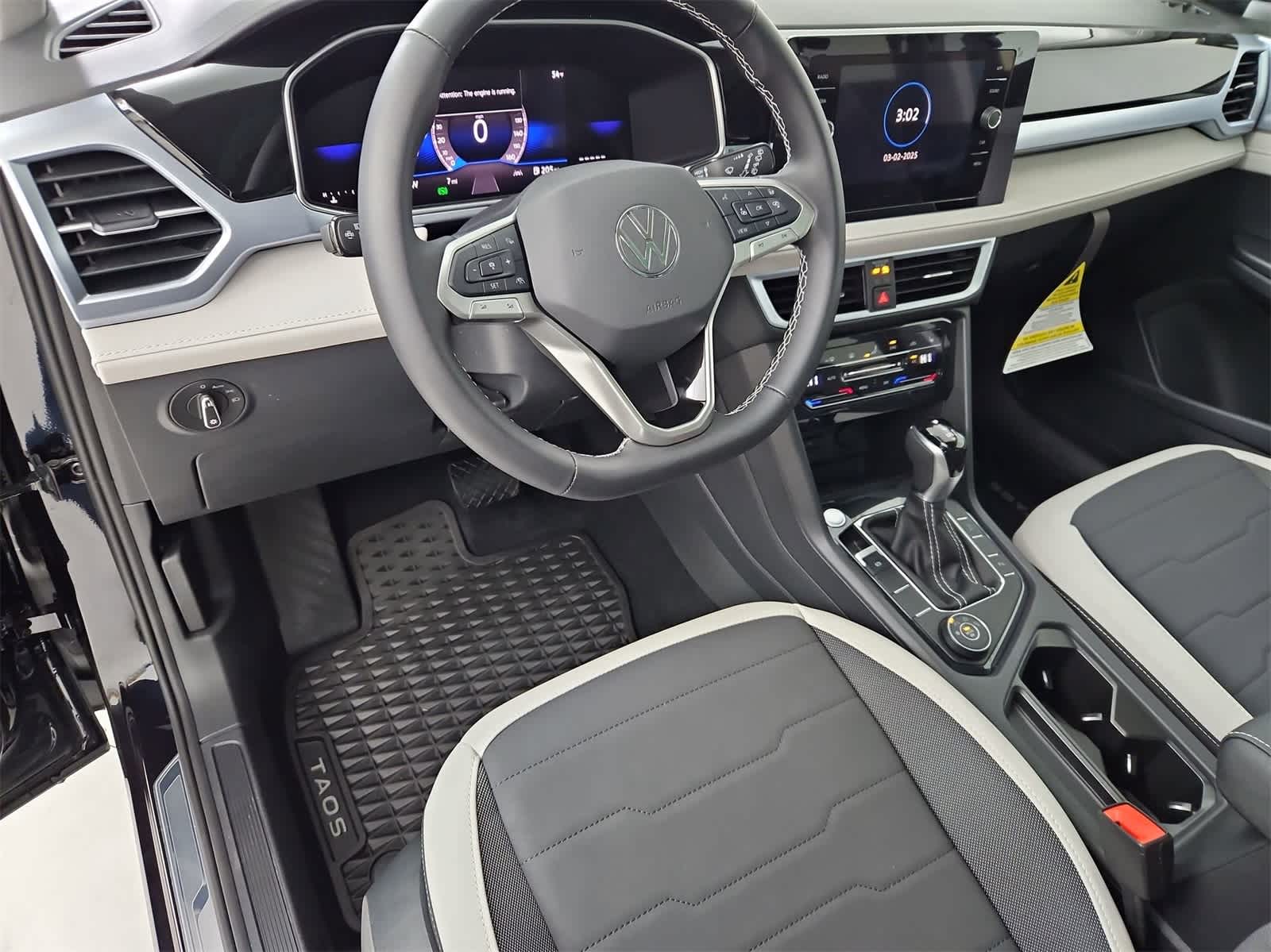 2025 Volkswagen Taos SE photo 2