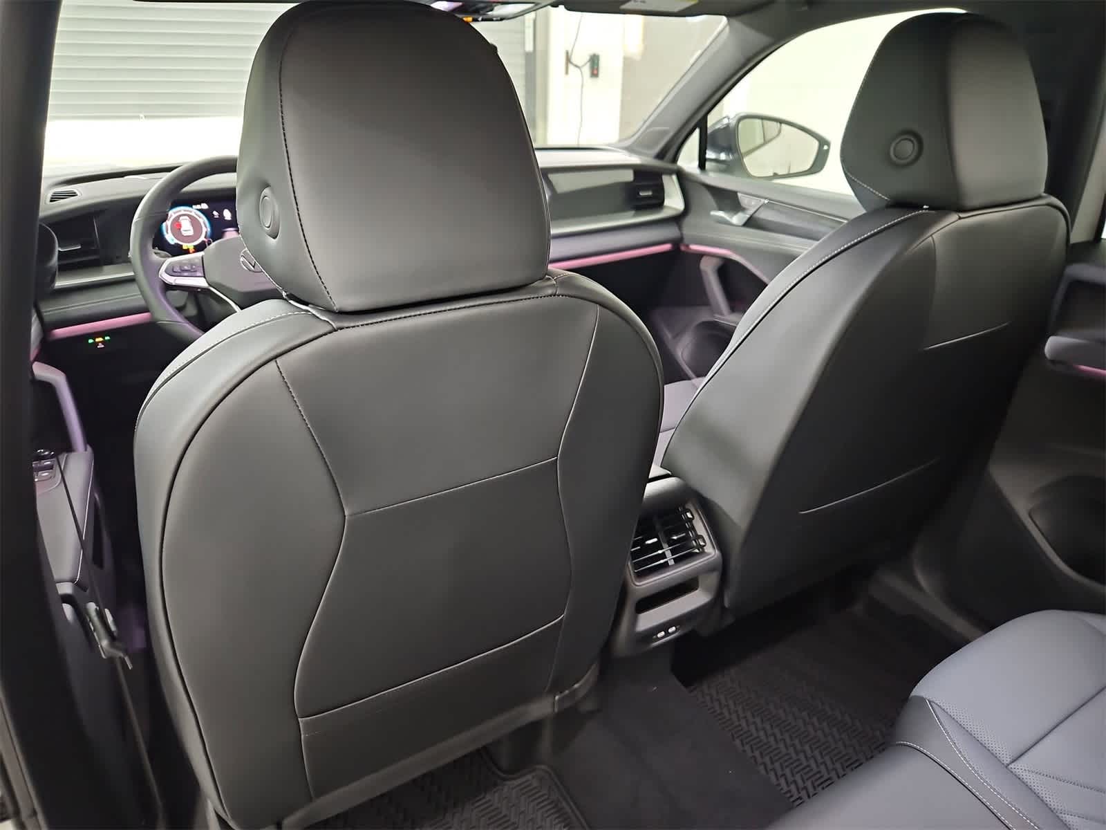 Thumbnail: 2025 Volkswagen Tiguan - 18