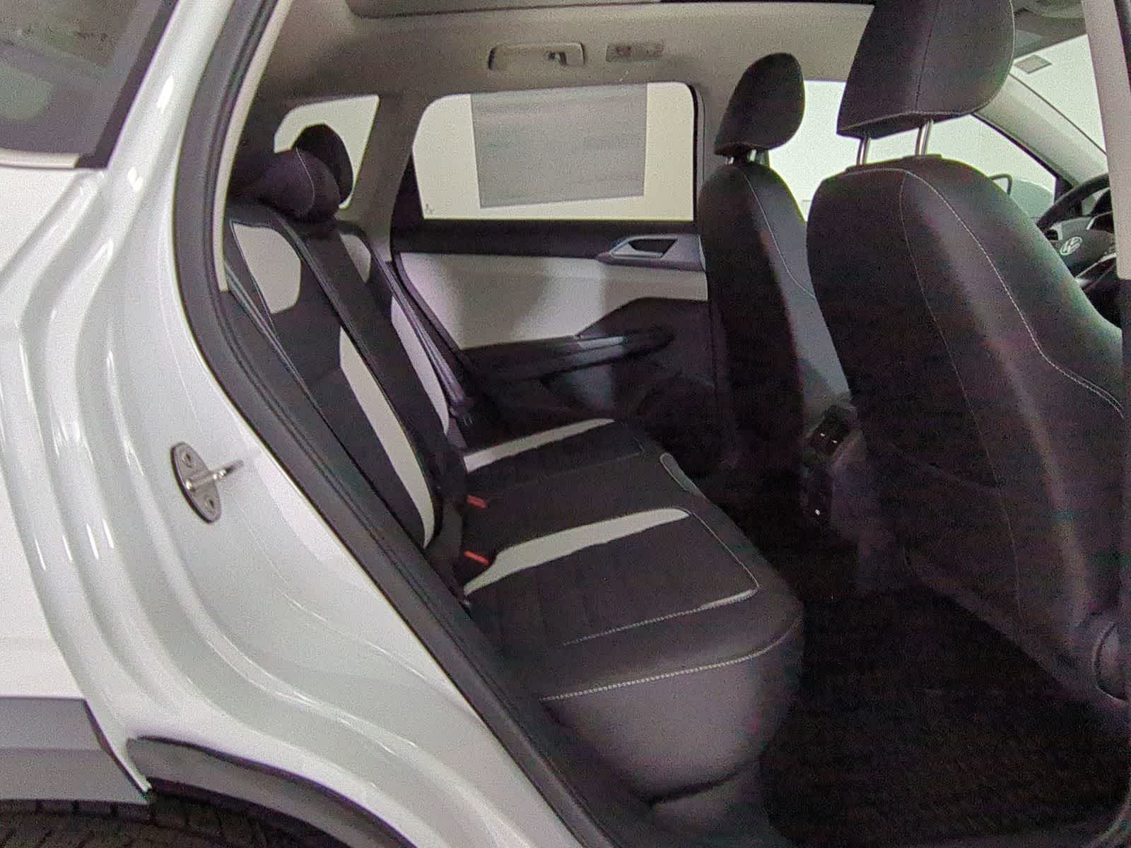 Thumbnail: 2025 Volkswagen Taos - 21