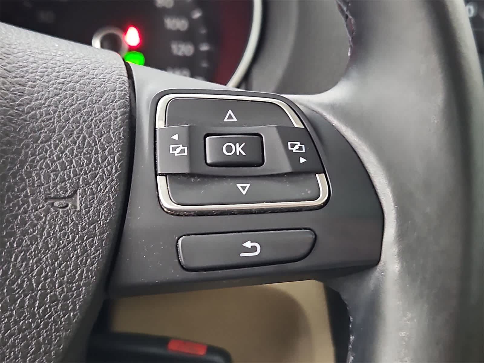 Thumbnail: 2011 Volkswagen Jetta - 25