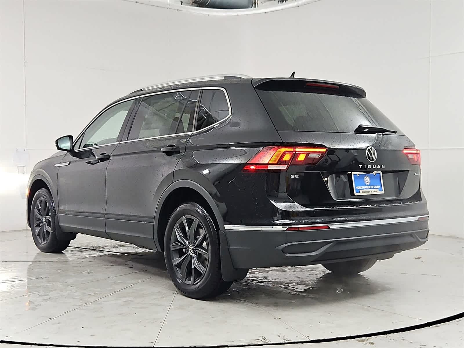 Thumbnail: 2024 Volkswagen Tiguan - 4