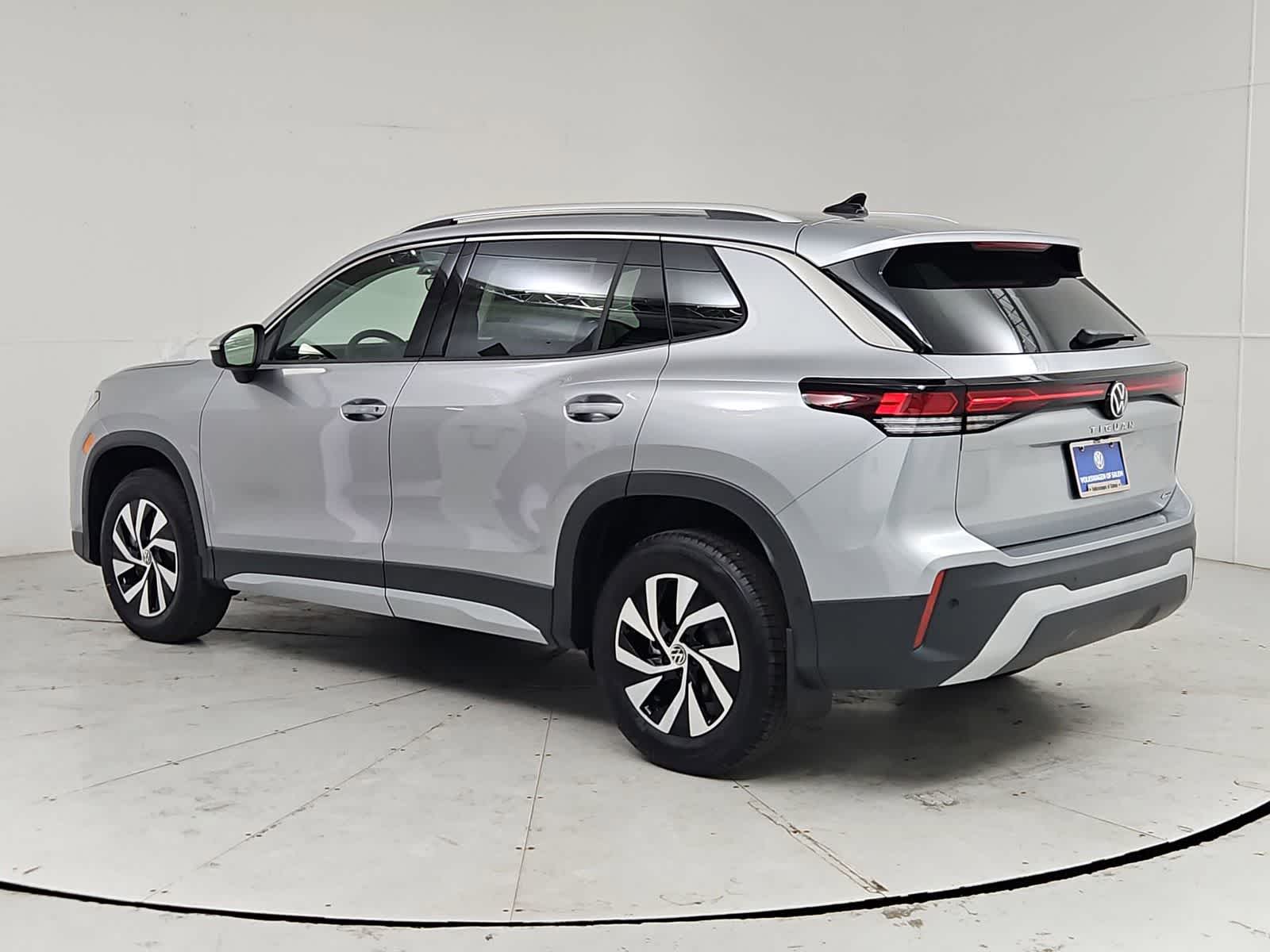 Thumbnail: 2026 Volkswagen Tiguan - 4