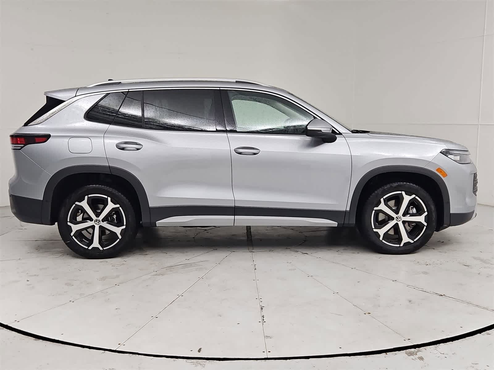 Thumbnail: 2025 Volkswagen Tiguan - 7