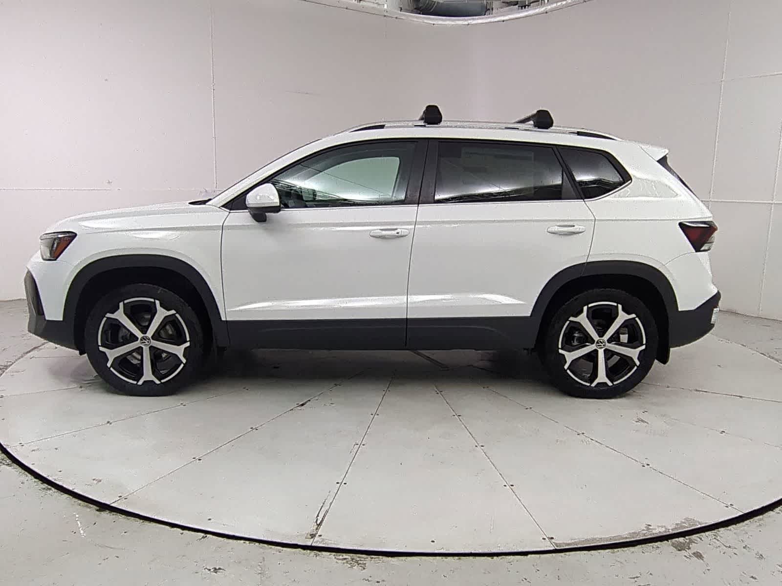 Thumbnail: 2025 Volkswagen Taos - 3