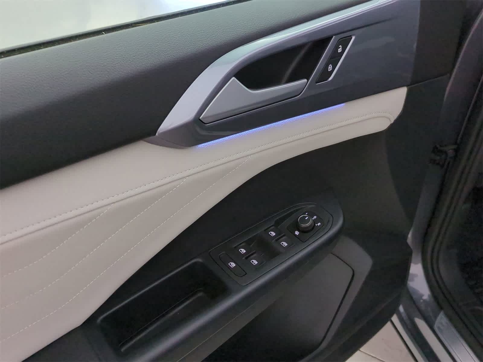 Thumbnail: 2025 Volkswagen Taos - 17