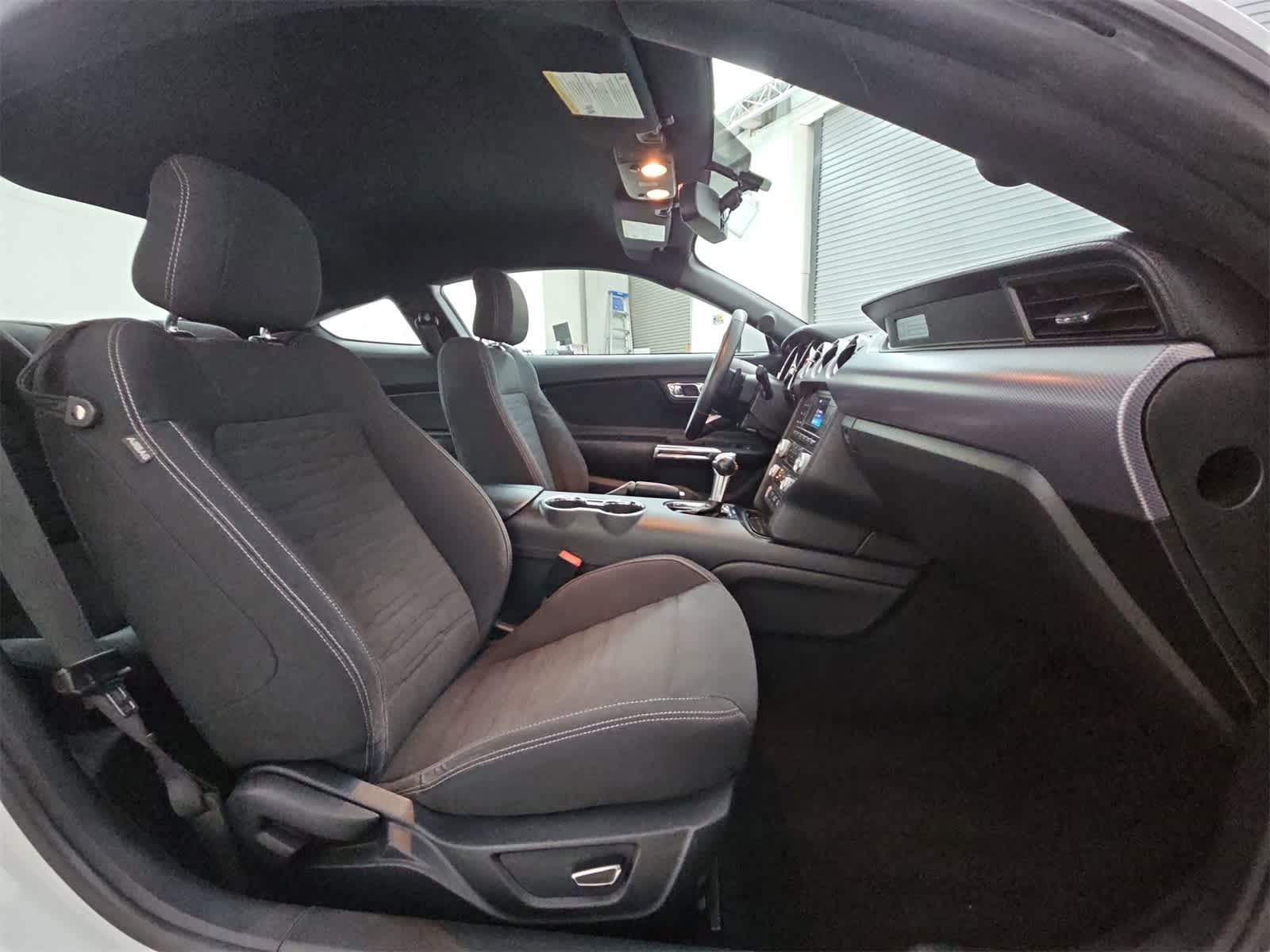 2017 Ford Mustang  18