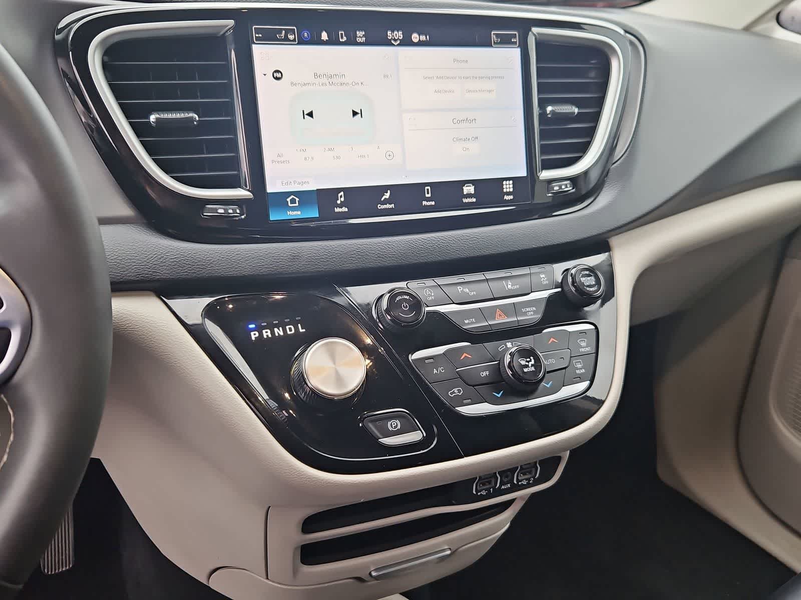 Thumbnail: 2023 Chrysler Pacifica - 27
