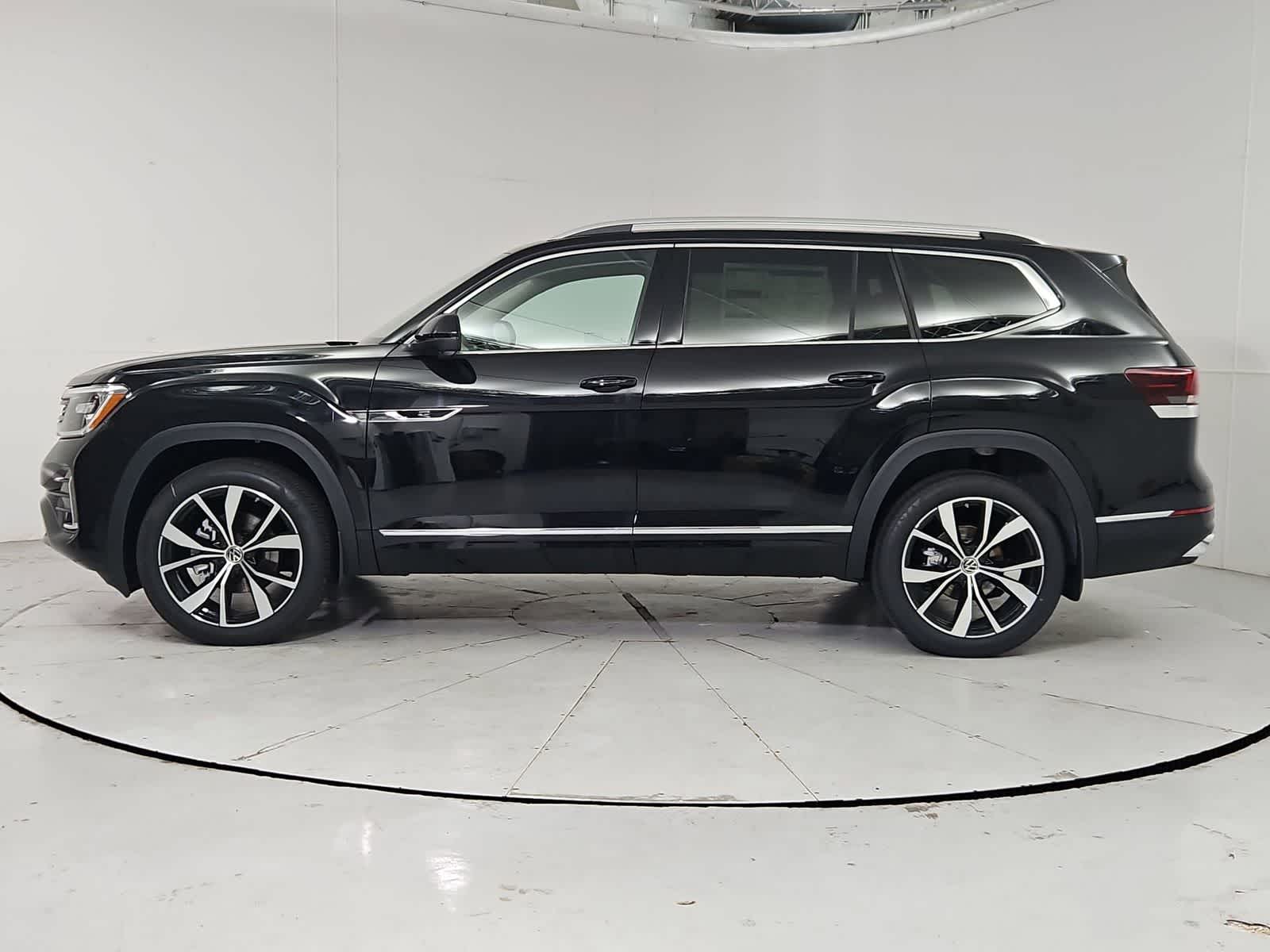 Thumbnail: 2026 Volkswagen Atlas - 3