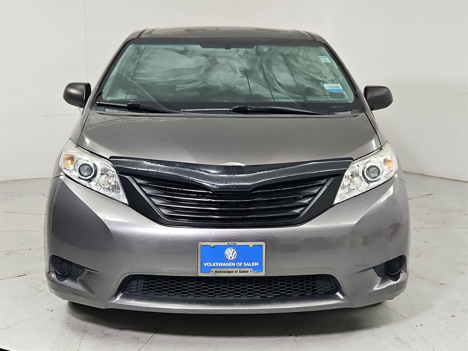 Thumbnail: 2016 Toyota Sienna - 9