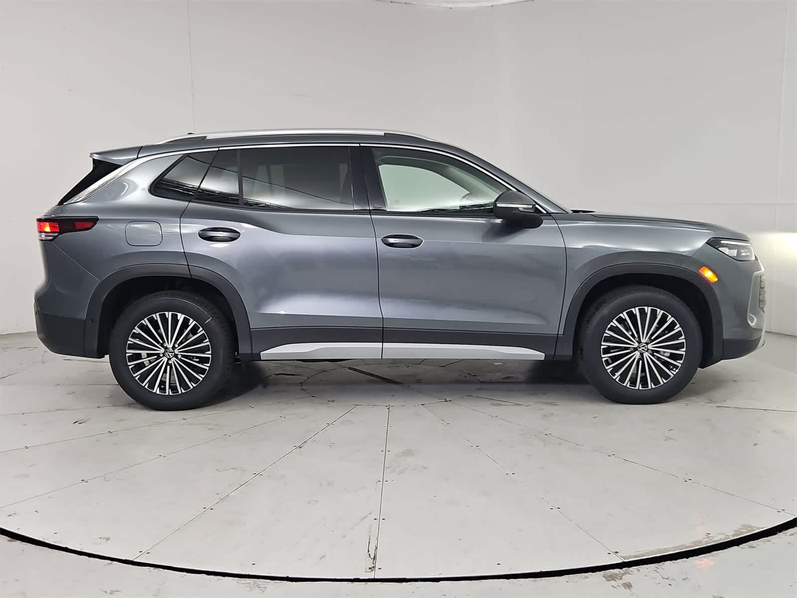 Thumbnail: 2025 Volkswagen Tiguan - 7