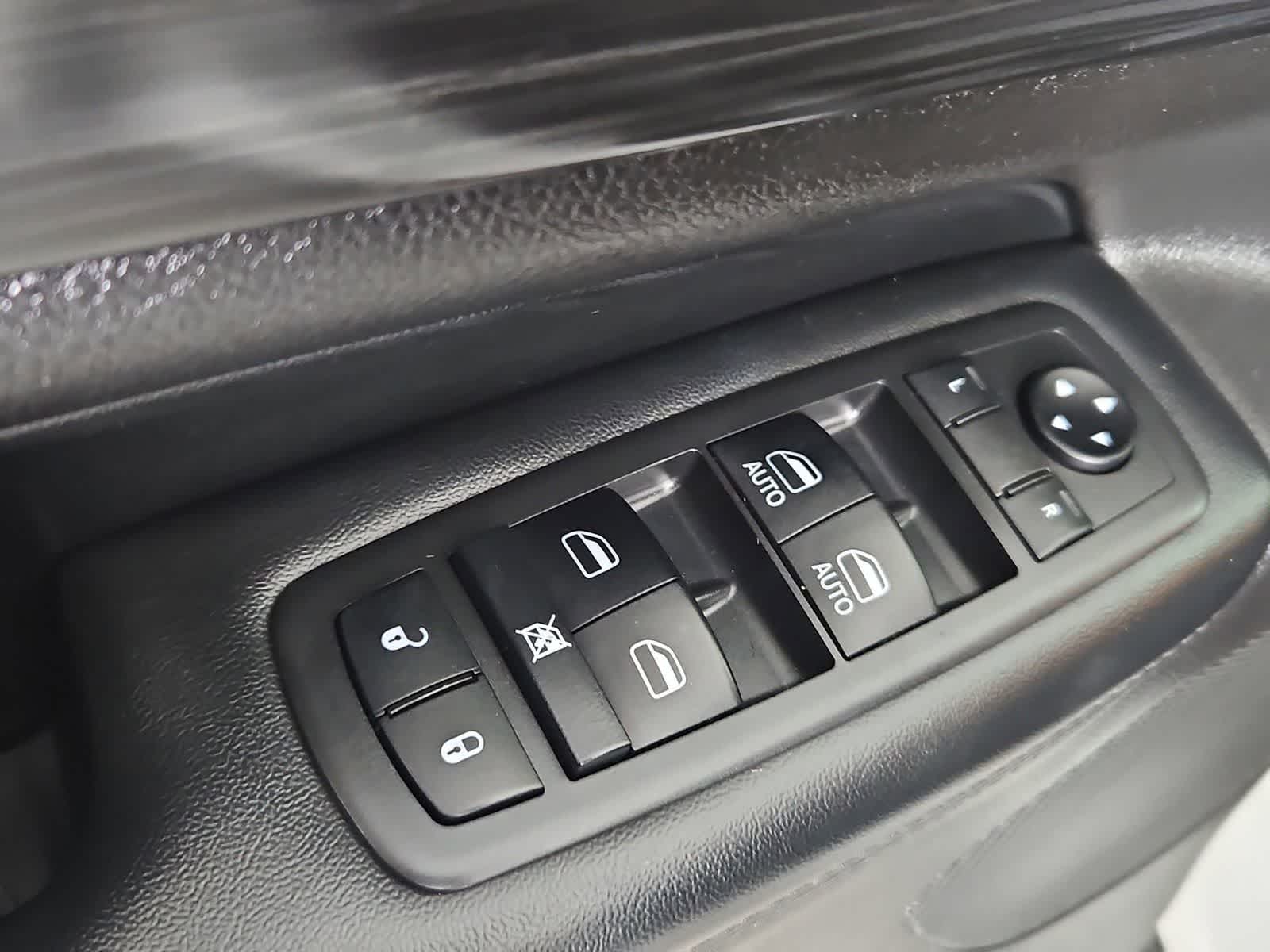 Thumbnail: 2019 Jeep Grand Cherokee - 17