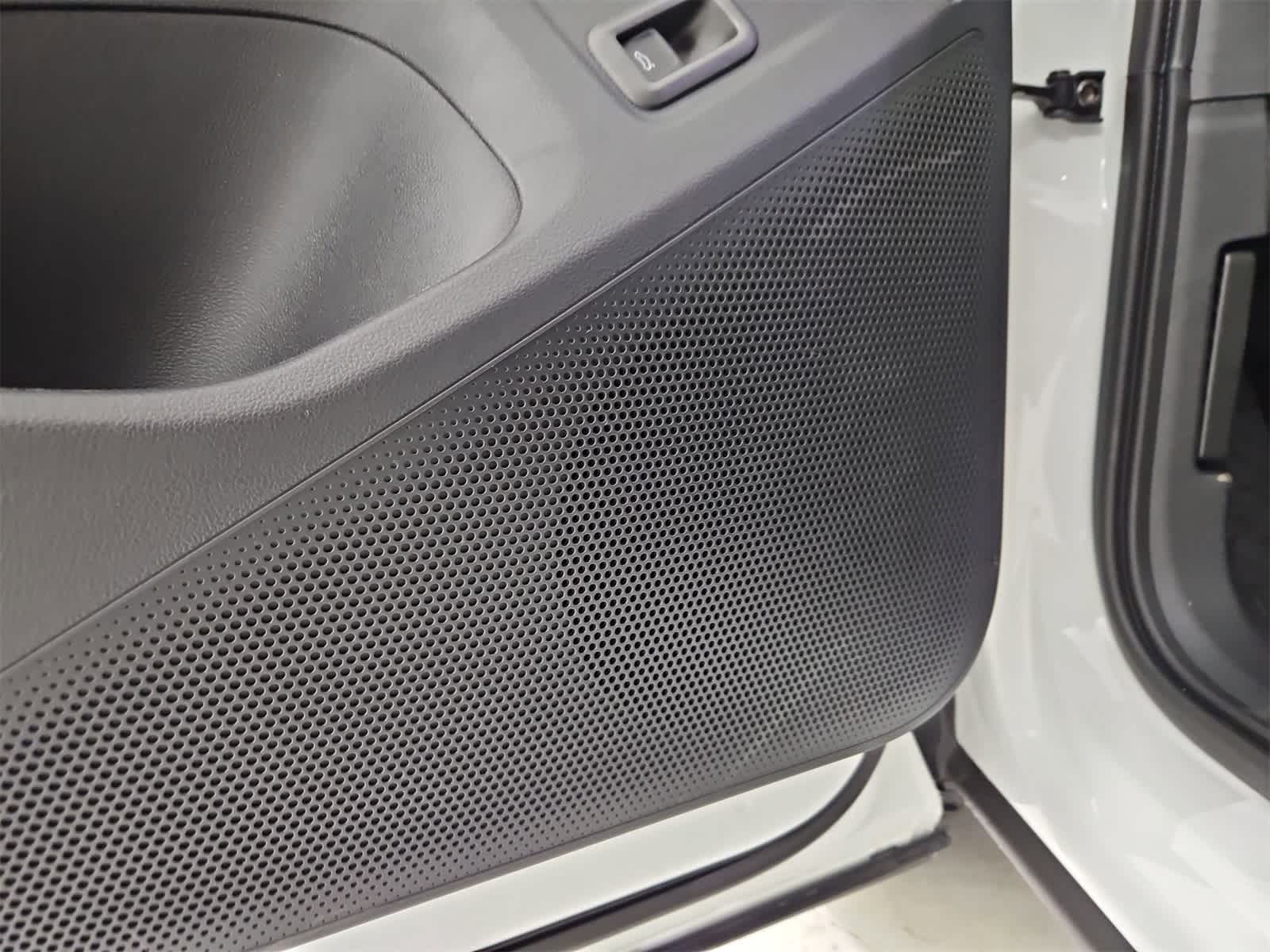 Thumbnail: 2025 Volkswagen Tiguan - 32