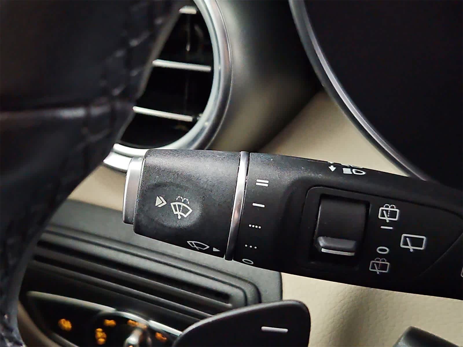 Thumbnail: 2022 Mercedes-Benz GLC - 27