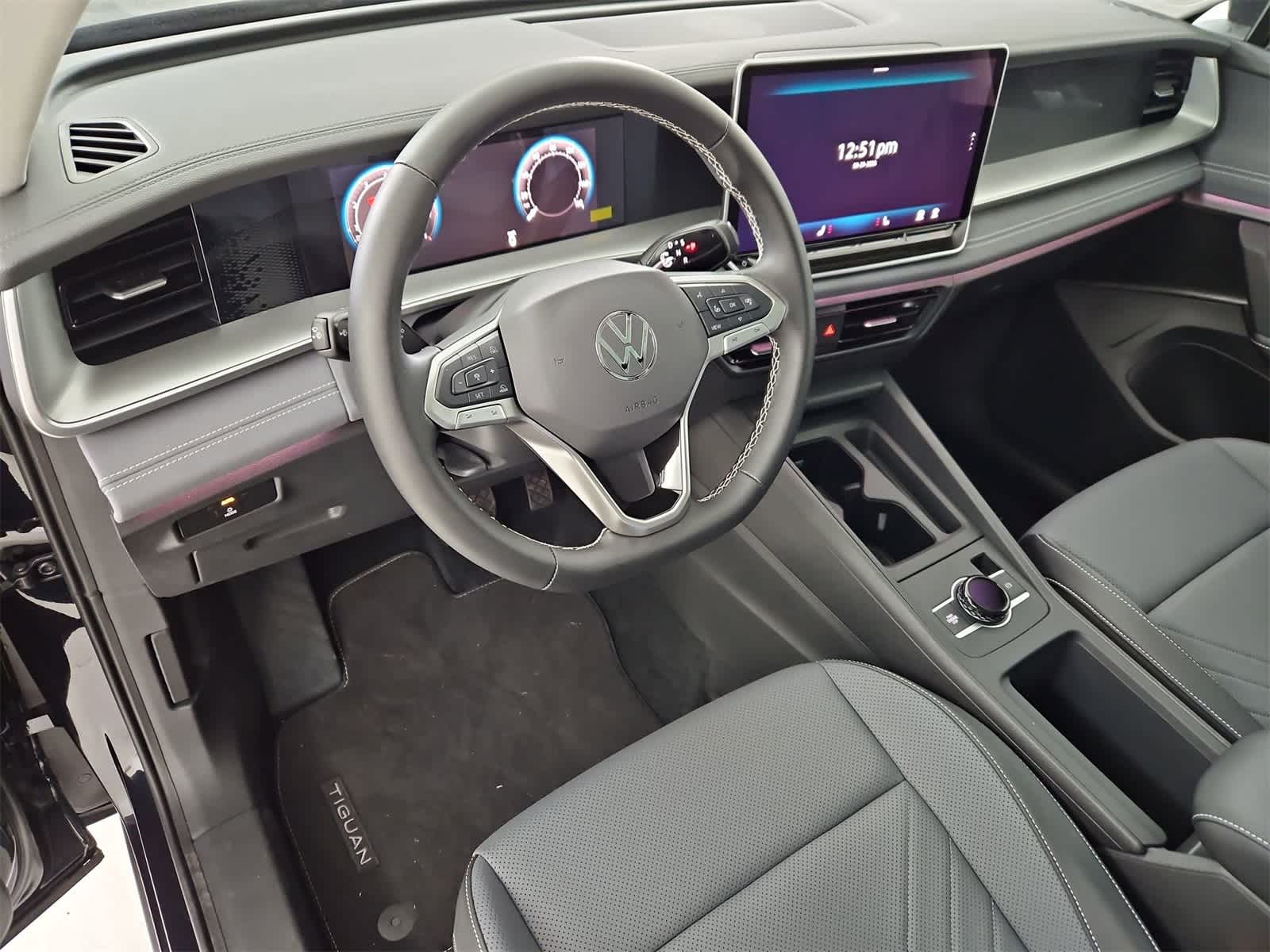 Thumbnail: 2025 Volkswagen Tiguan - 2