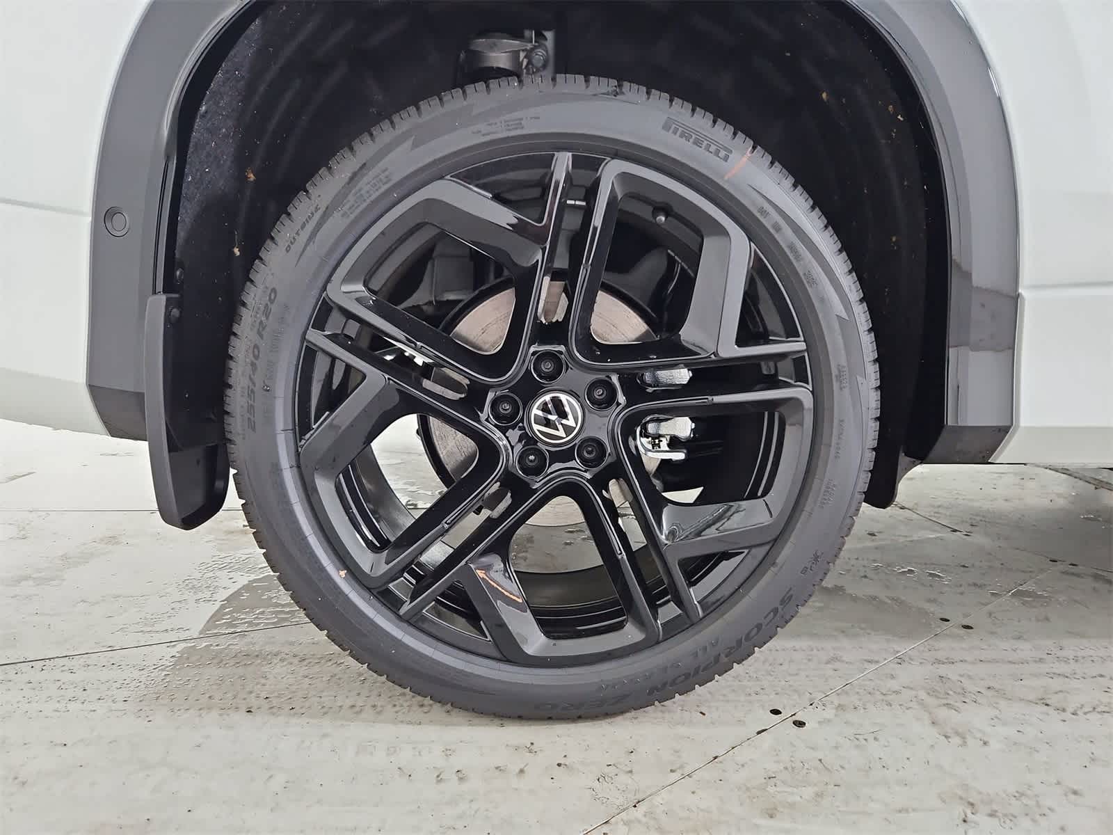 Thumbnail: 2025 Volkswagen Tiguan - 13