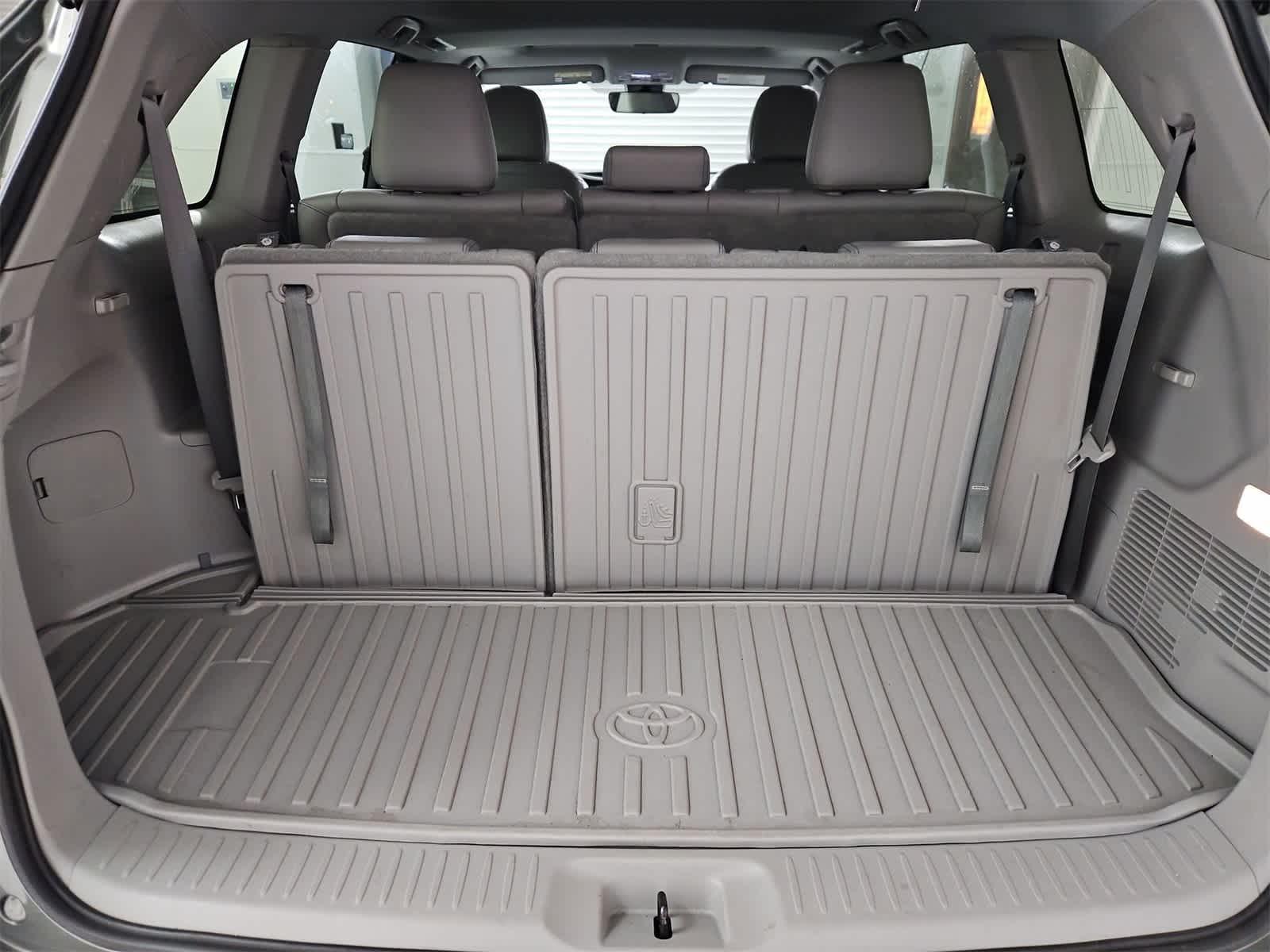 Thumbnail: 2018 Toyota Highlander - 36