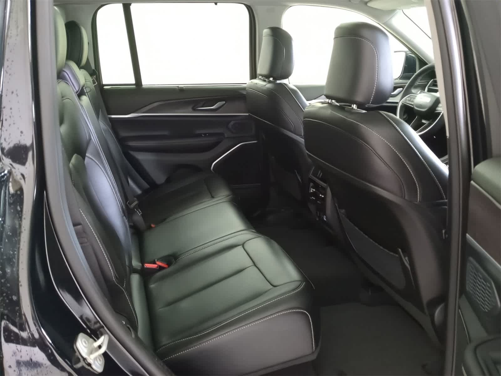 Thumbnail: 2023 Jeep Grand Cherokee - 20