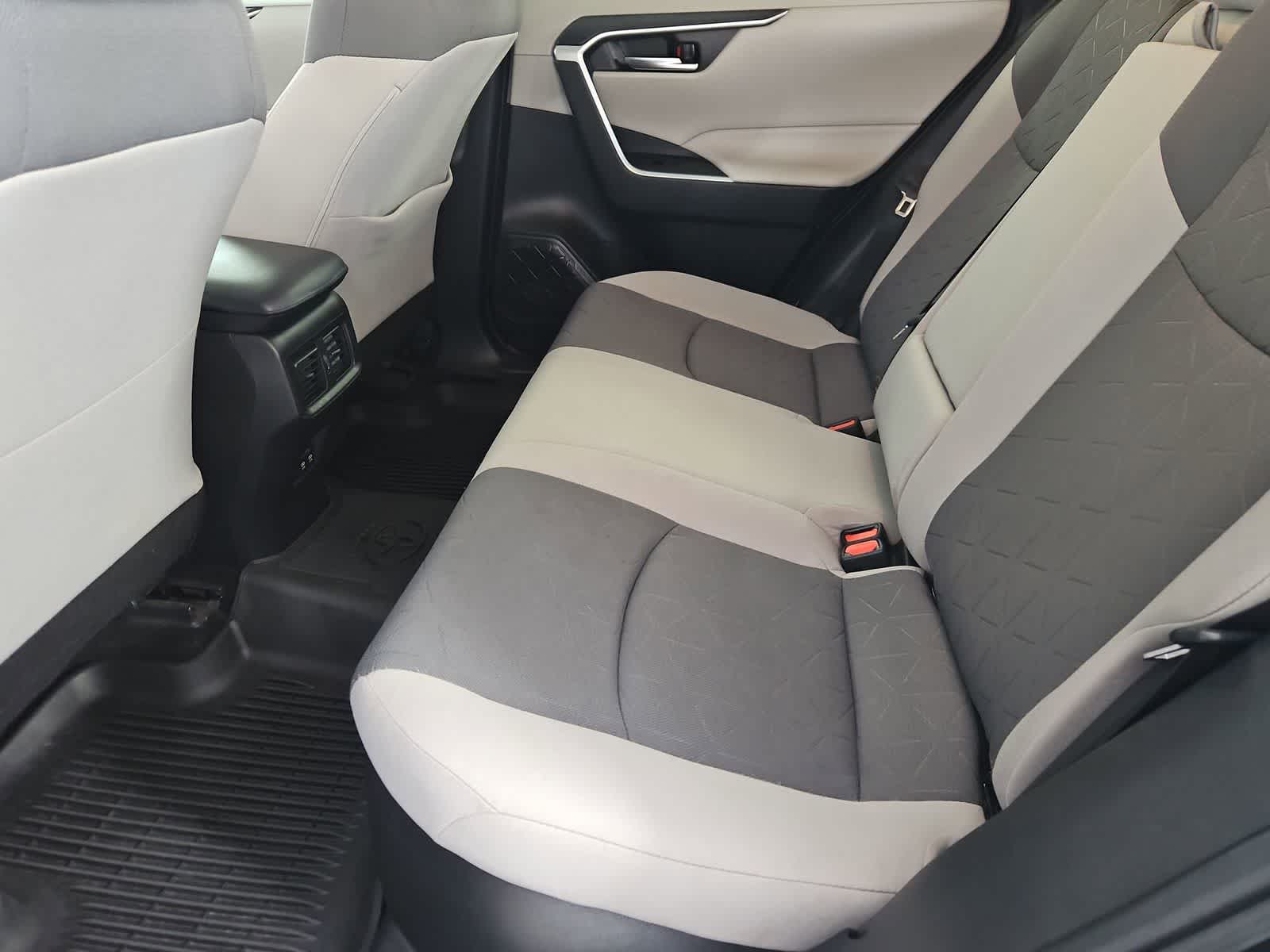 Thumbnail: 2020 Toyota RAV4 - 20