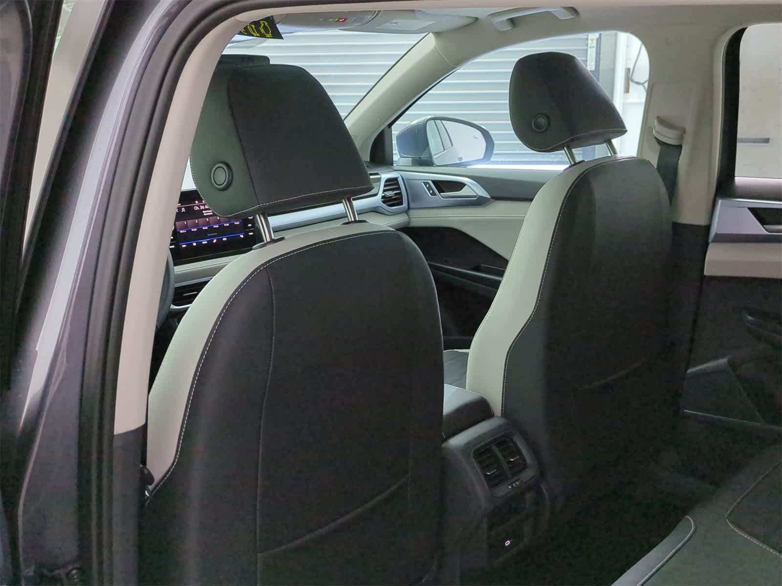 Thumbnail: 2025 Volkswagen Taos - 18