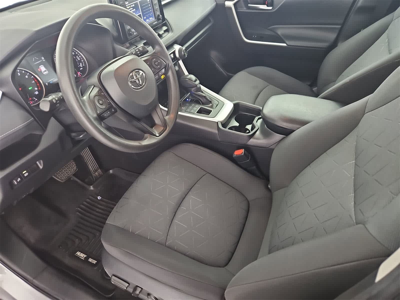 Thumbnail: 2020 Toyota RAV4 - 16