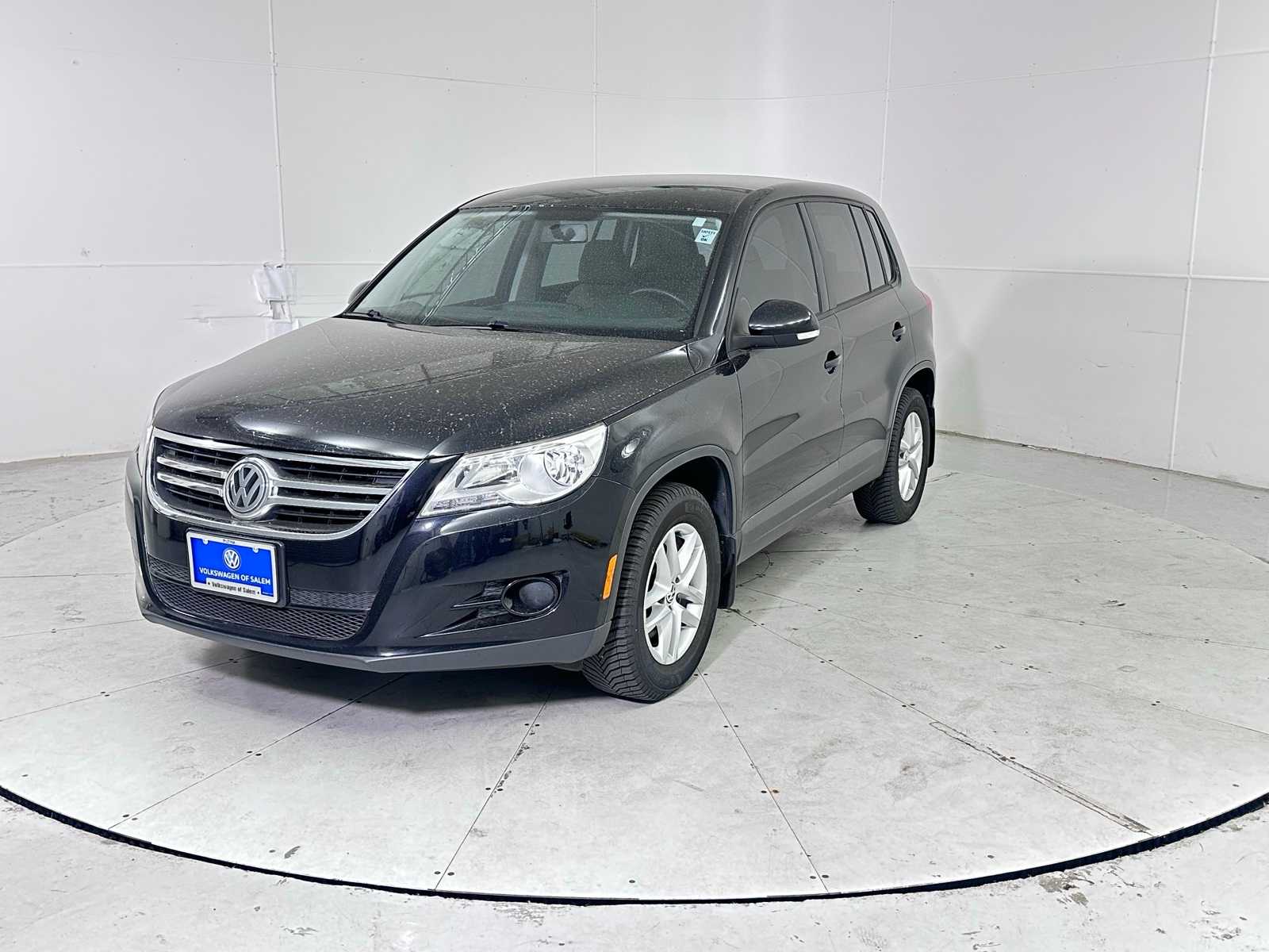 Thumbnail: 2011 Volkswagen Tiguan - 1