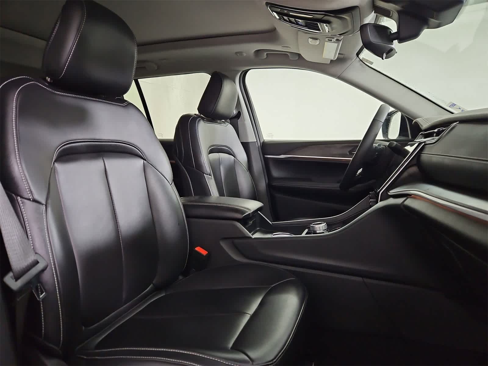 Thumbnail: 2023 Jeep Grand Cherokee - 23