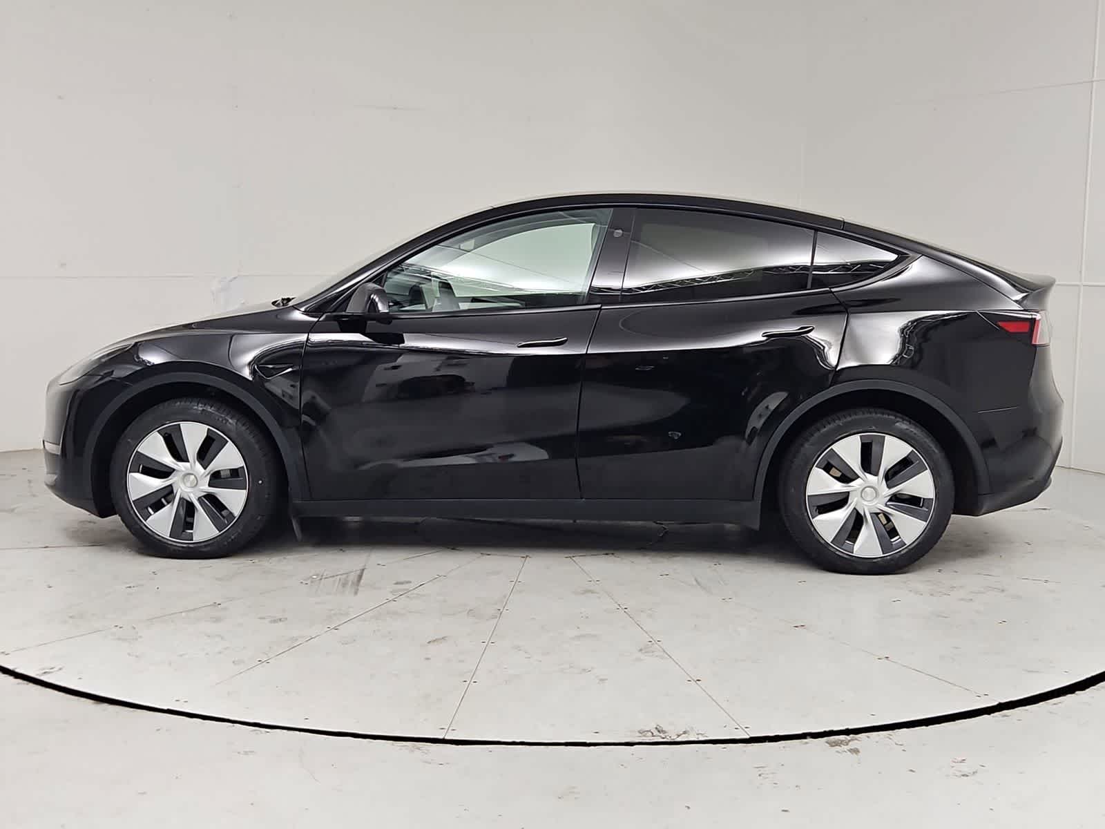Thumbnail: 2024 Tesla Model Y - 3